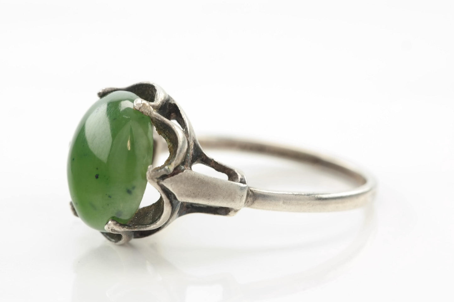 Sarah Coventry Nephrite Sterling Silver Green Ring Size 8 3/4