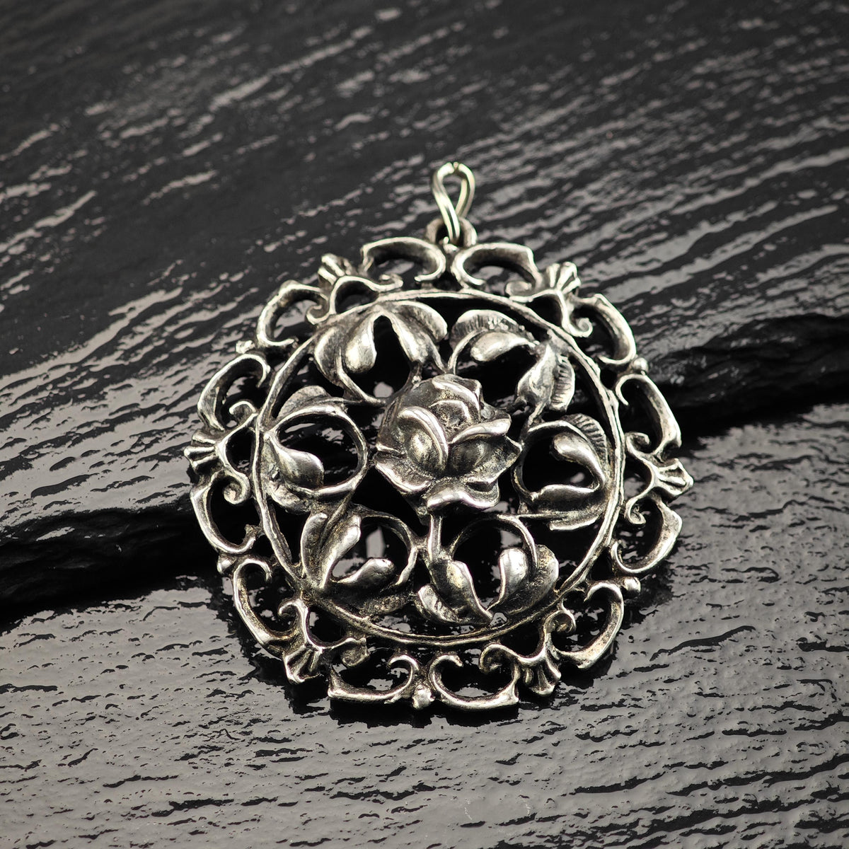 Art Nouveau Floral Sterling Silver Pendant P3153
