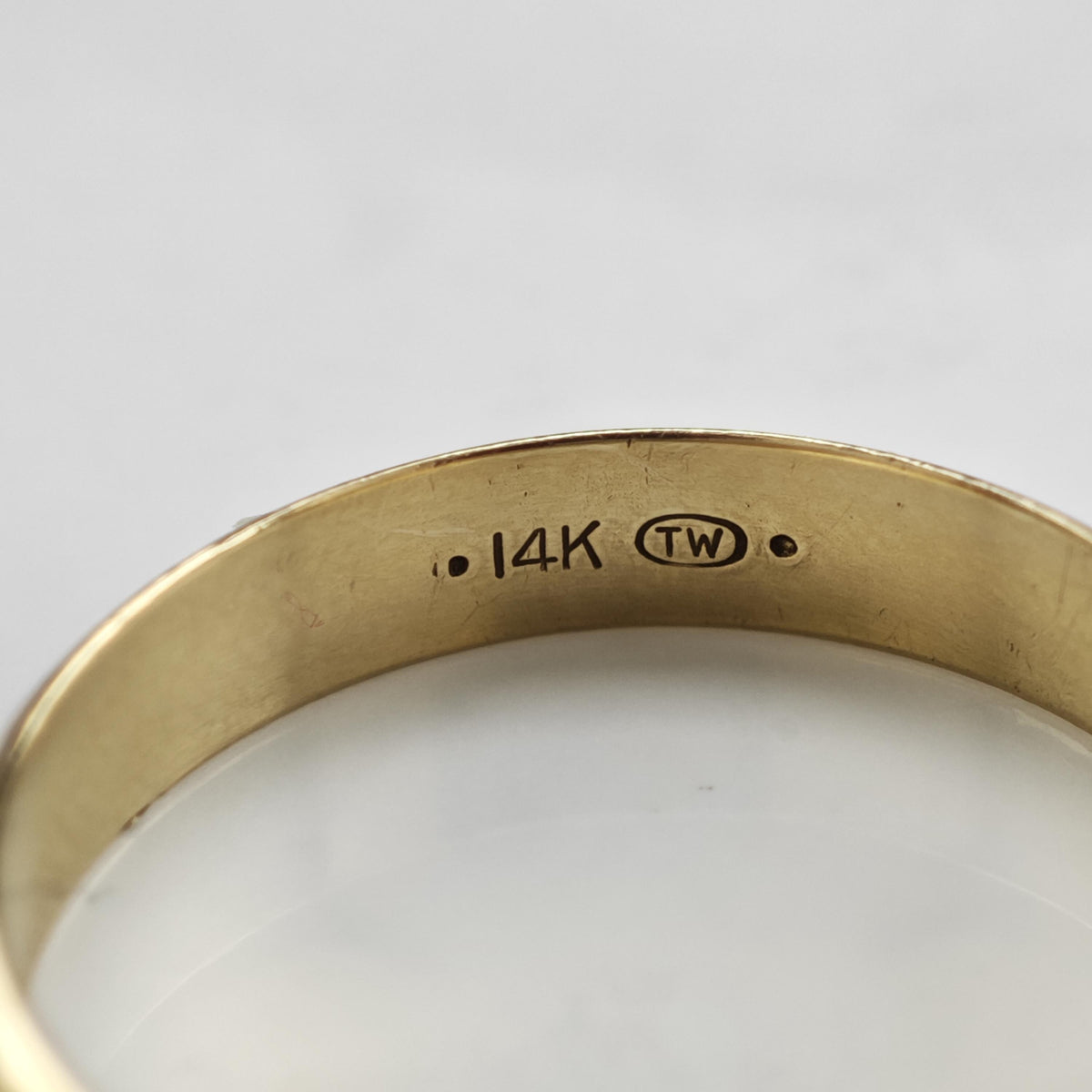 14K Gold Band 4mm Sz 9 3/4 R6792
