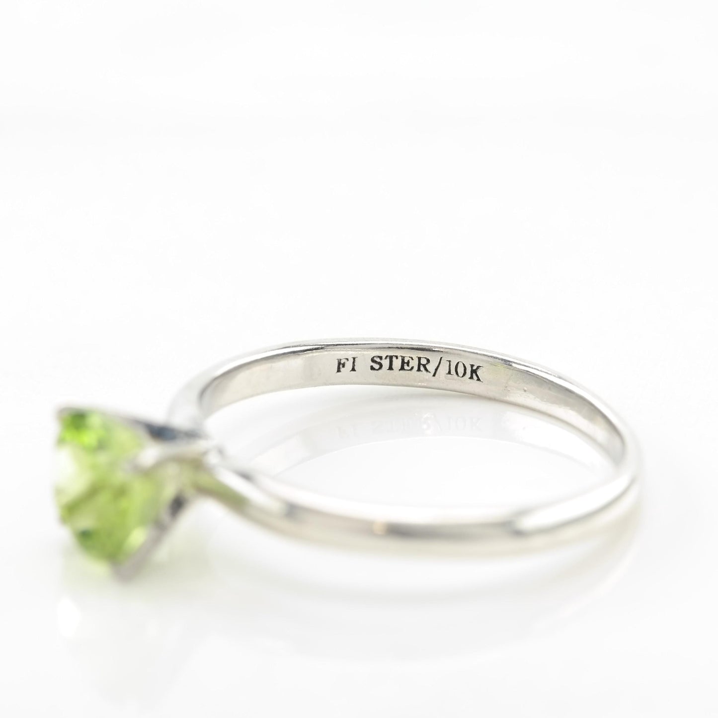 Vintage Peridot Sterling Silver Ring Size 6