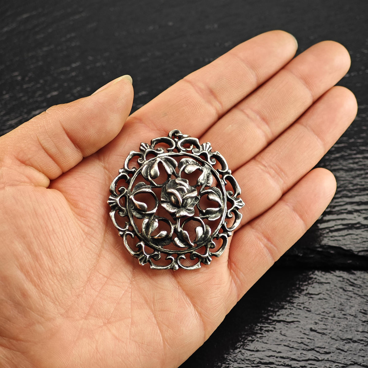 Art Nouveau Floral Sterling Silver Pendant P3153