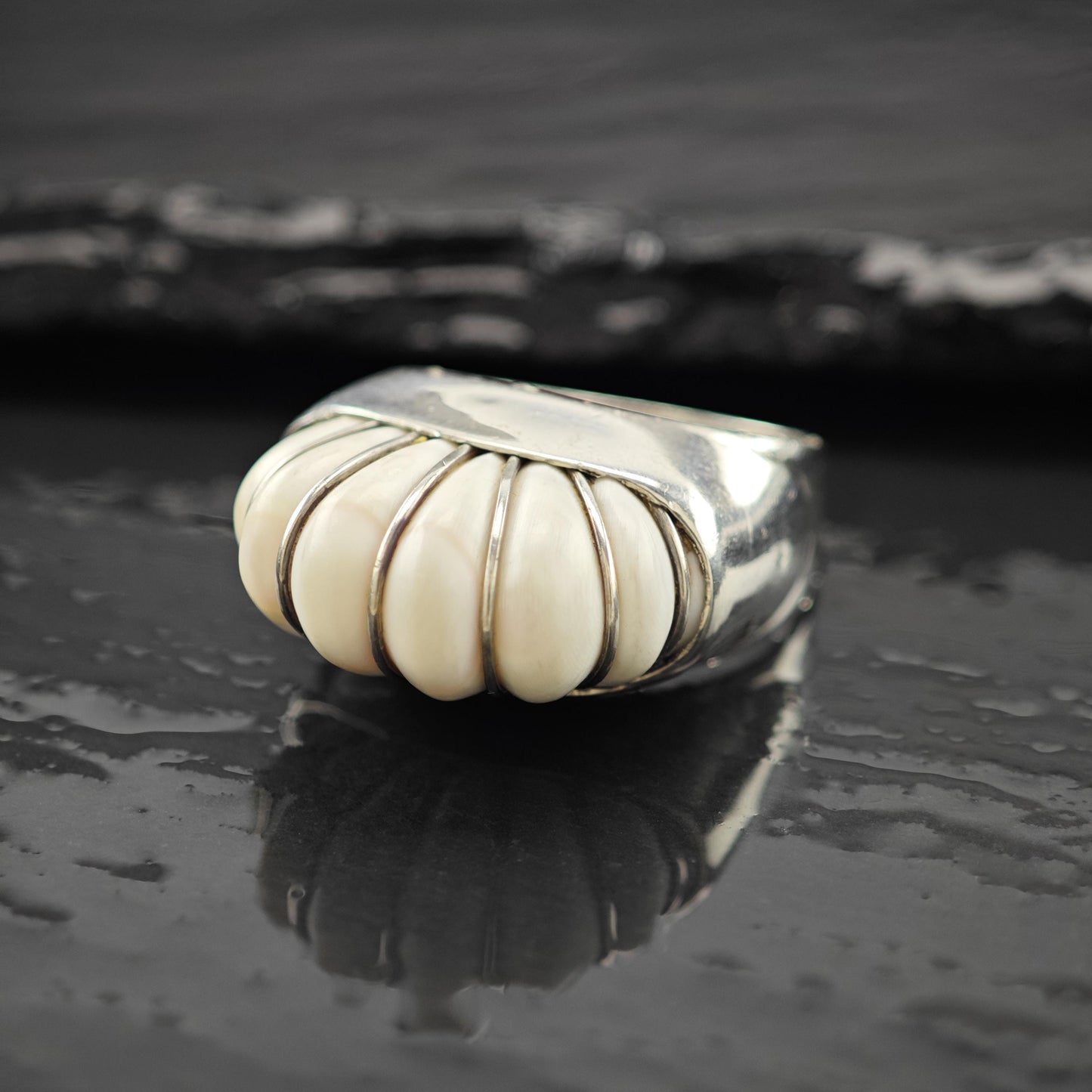 Sterling Silver Ring: Mexico Oyster Shell - Vintage Style Size 7 1/2