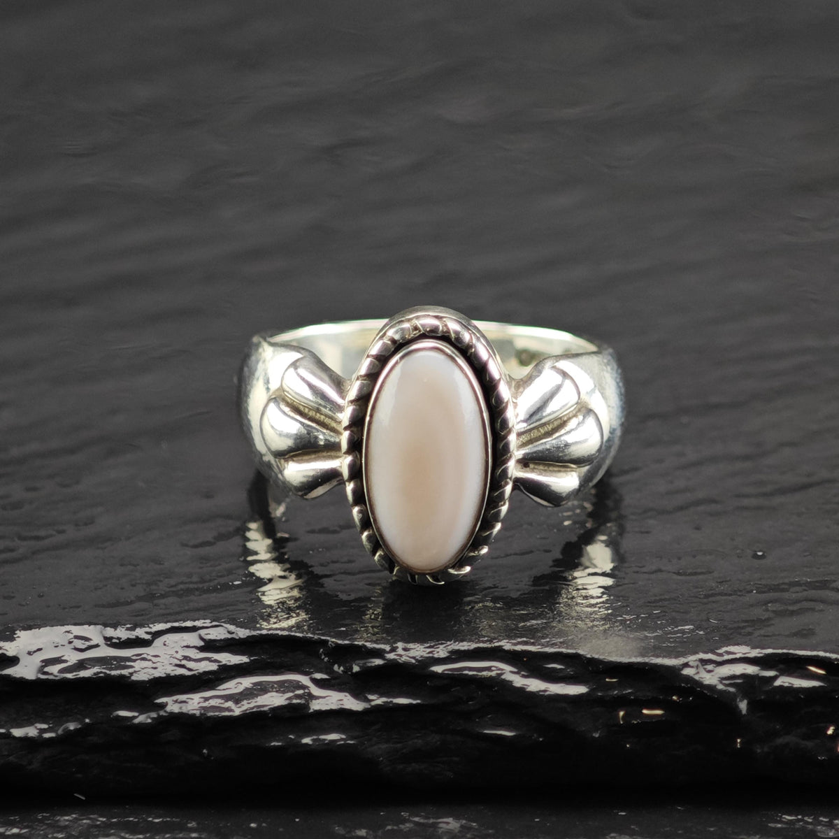 Vintage Relios MOP Sterling Silver Ring Sz 8 R6844
