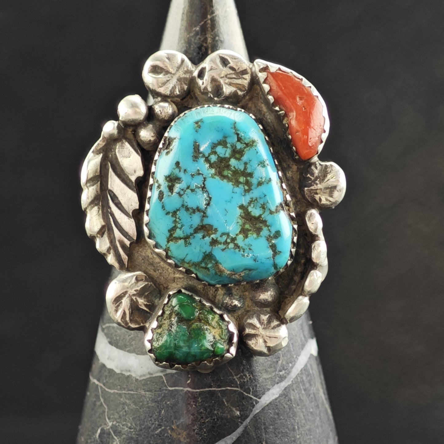 Native American Turquoise & Coral Stamped Detailing Sterling Silver Ring Sz 8.5 R6549