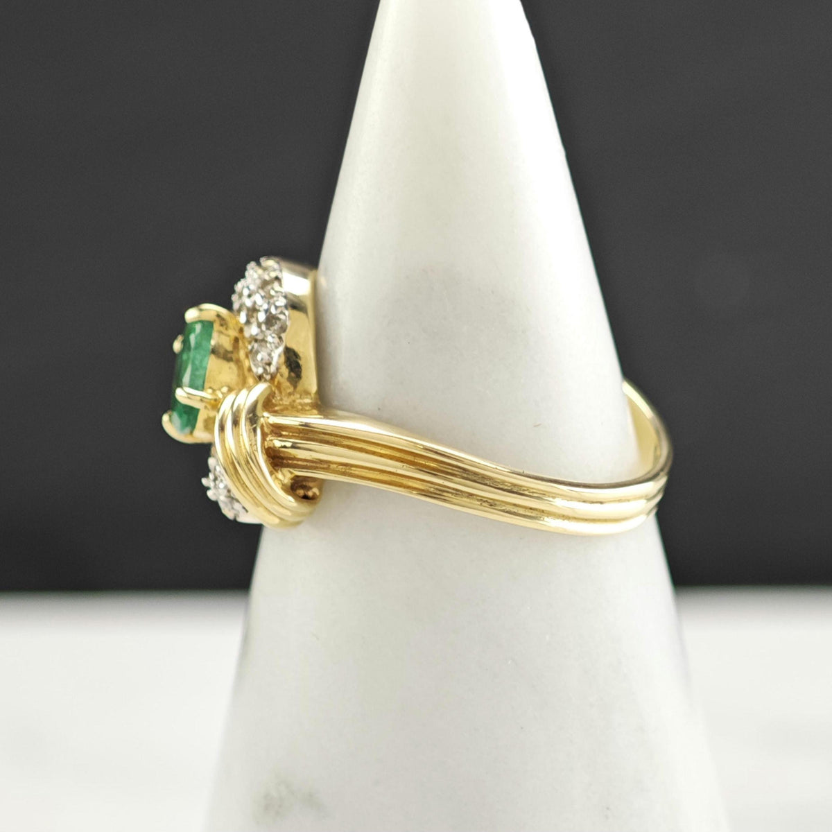 Emerald Diamond Cluster 14K Gold Ring Sz 6 1/4 R6790