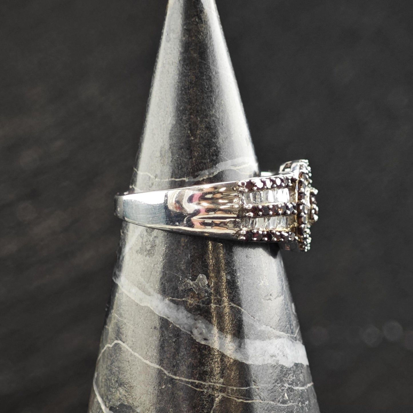 Multi-Diamond Circular Setting Sterling Silver Ring Sz 6 1/4 R6598