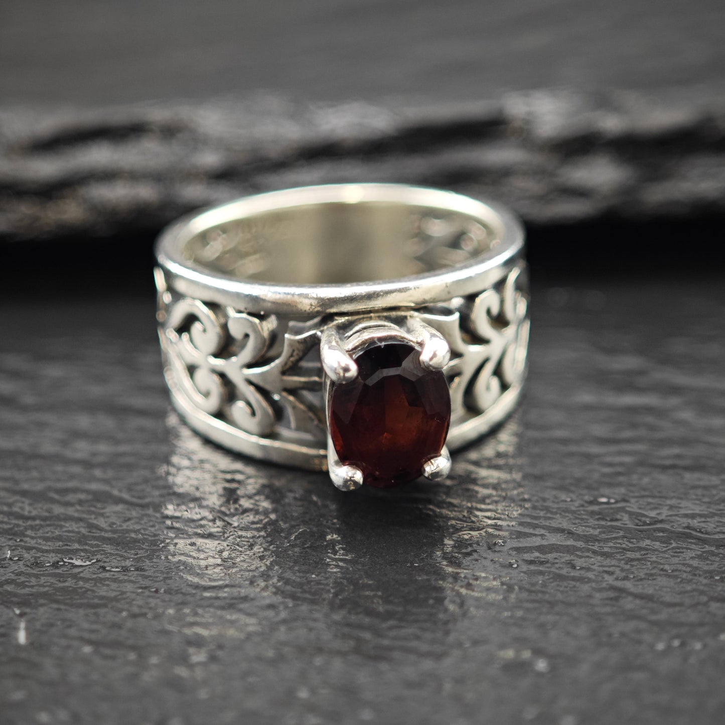James Avery Filigree Garnet Ring Sterling Silver Sz 6 1/2