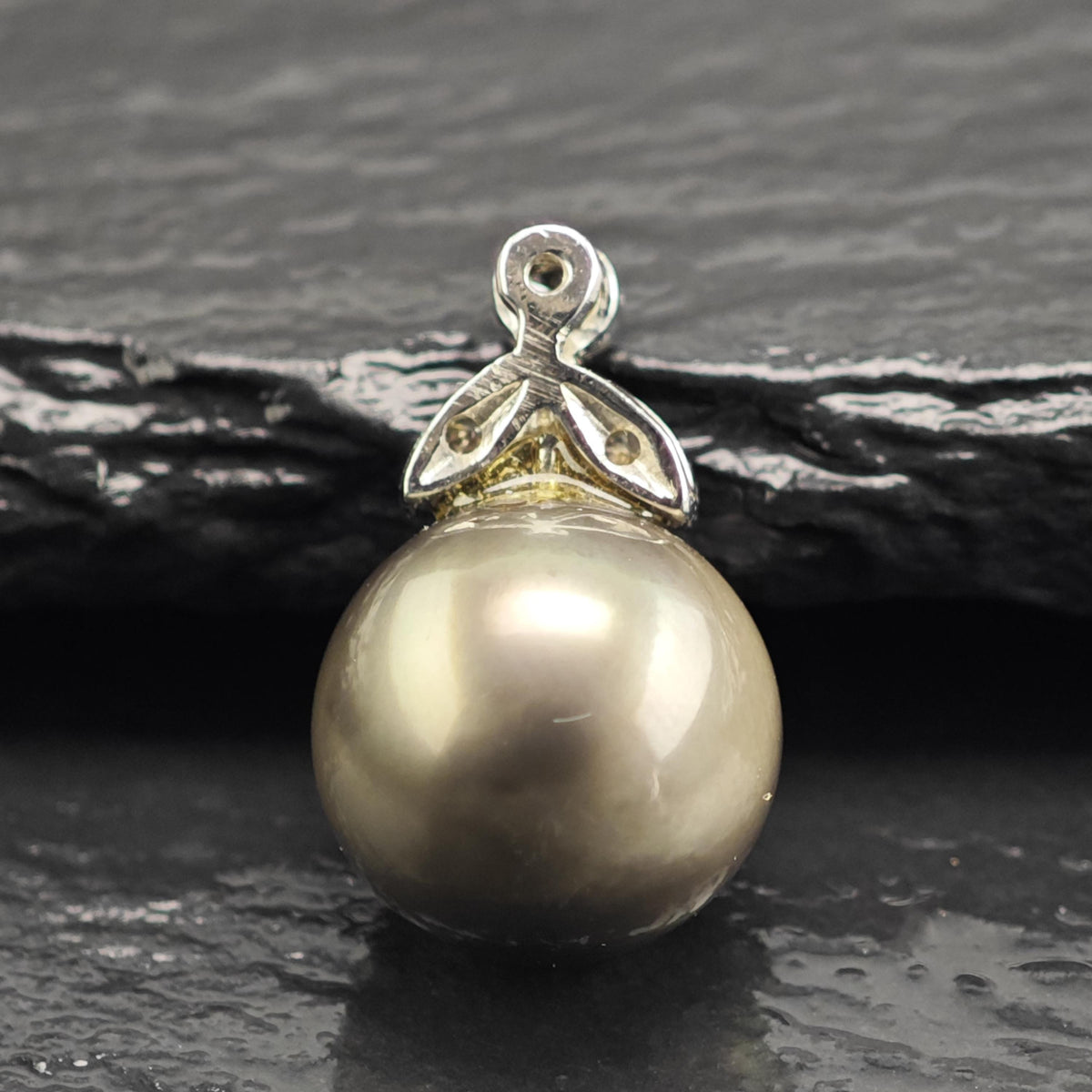 11mm Tahitian Pearl Diamond, 14K White Gold Pendant P3110