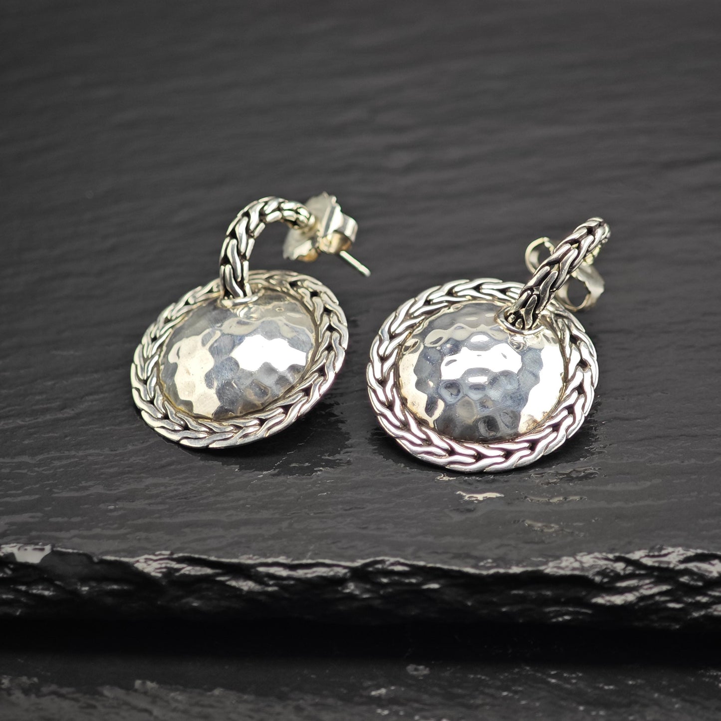 Vintage John Hardy Hammered Shield Stud Sterling Silver Earrings ER3189