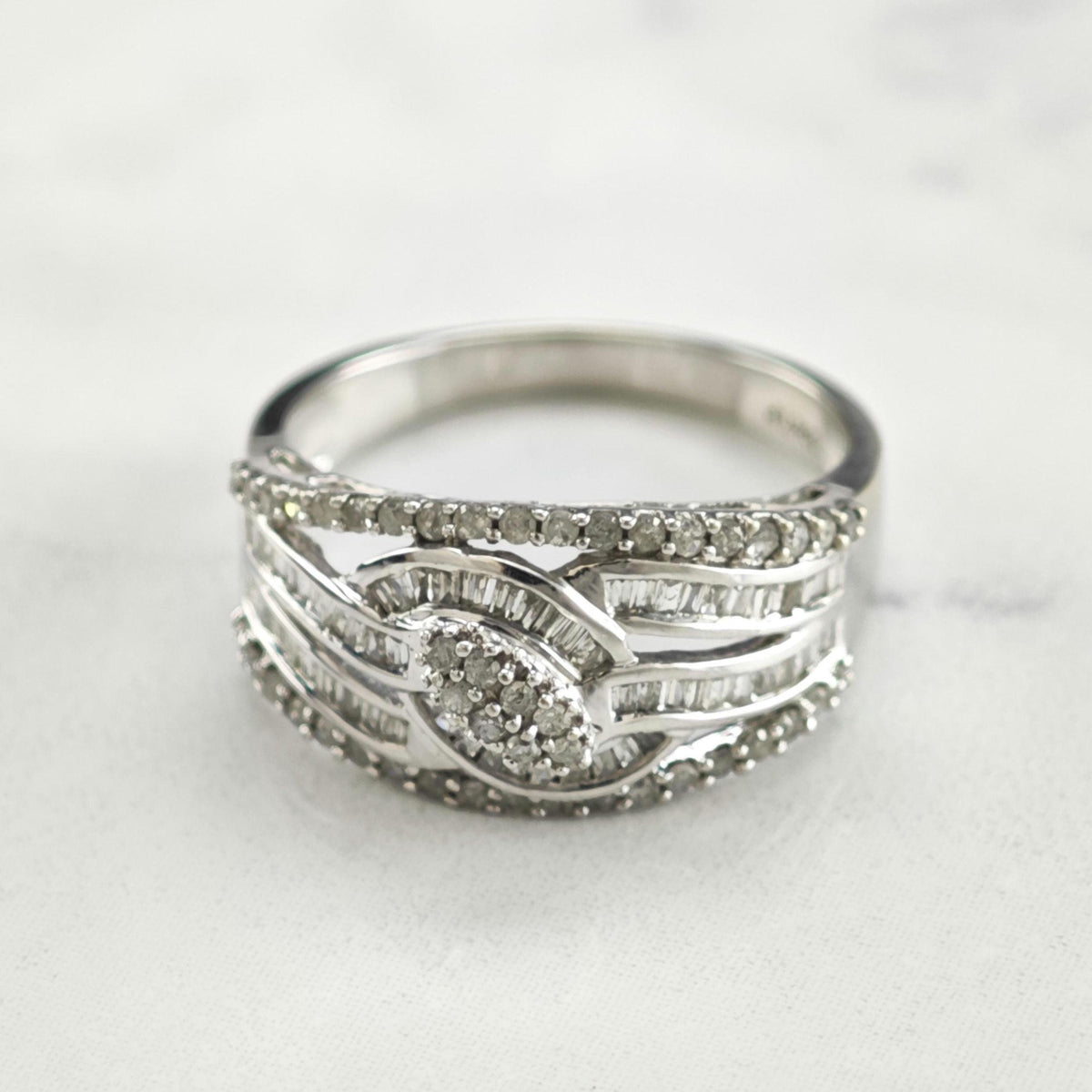 1/2 cttw Diamond 10K White Gold Ring Sz 7 3/4 R6777