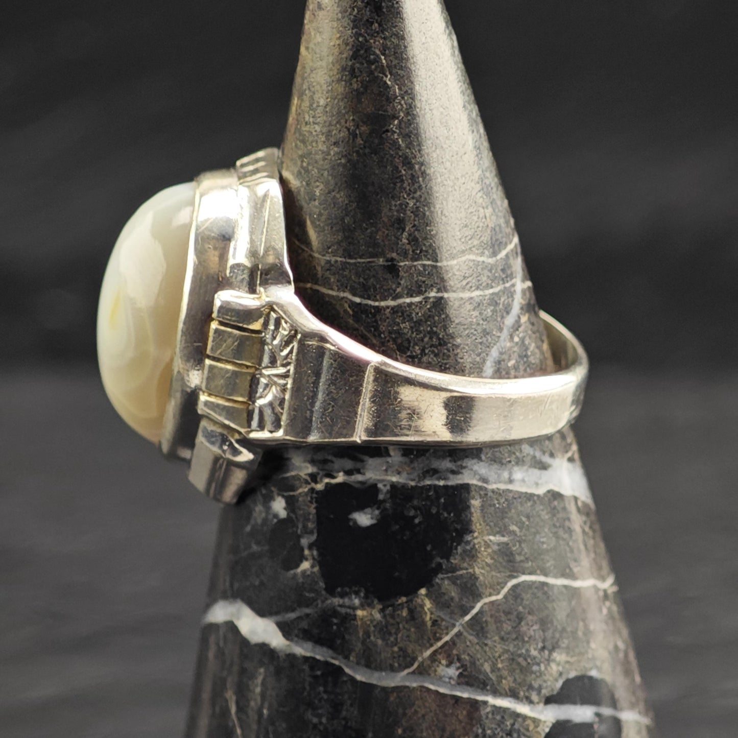 Art Deco White Agate Sterling Silver Ring Sz 8 3/4 R6640