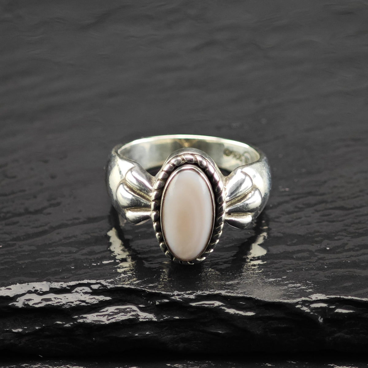 Vintage Relios MOP Sterling Silver Ring Sz 8 R6844
