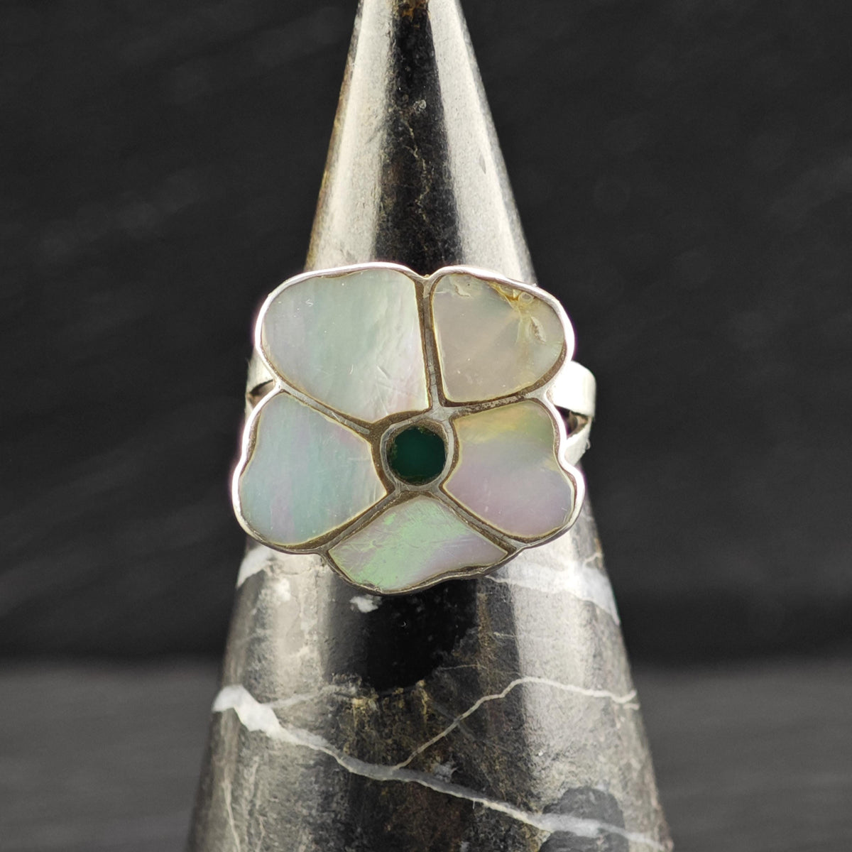 AS IS Zuni MOP Flower Sterling Silver Ring Sz 7 1/4 R6842