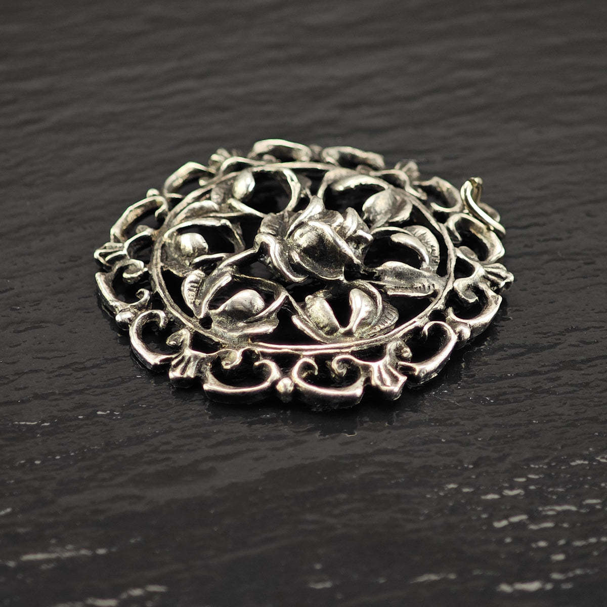 Art Nouveau Floral Sterling Silver Pendant P3153