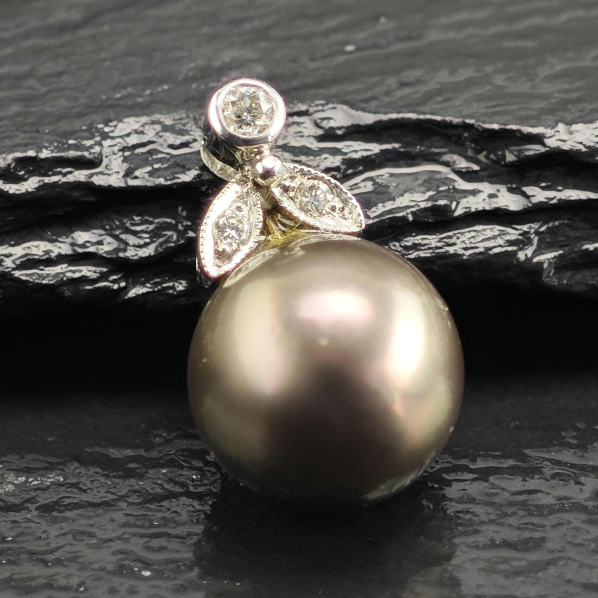 11mm Tahitian Pearl Diamond, 14K White Gold Pendant P3110