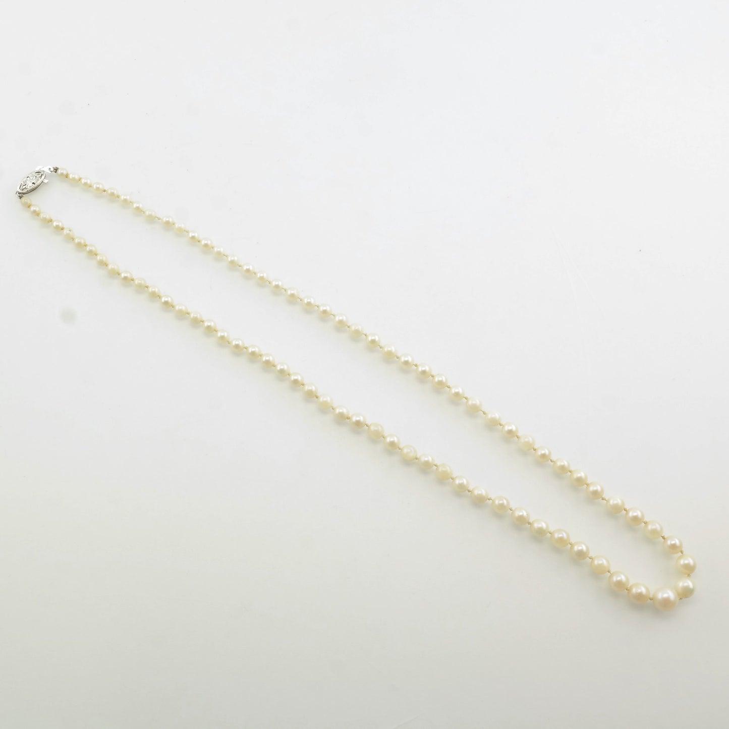 Vintage 14K Gold White Graduate Pearl 3.5 - 7mm Necklace