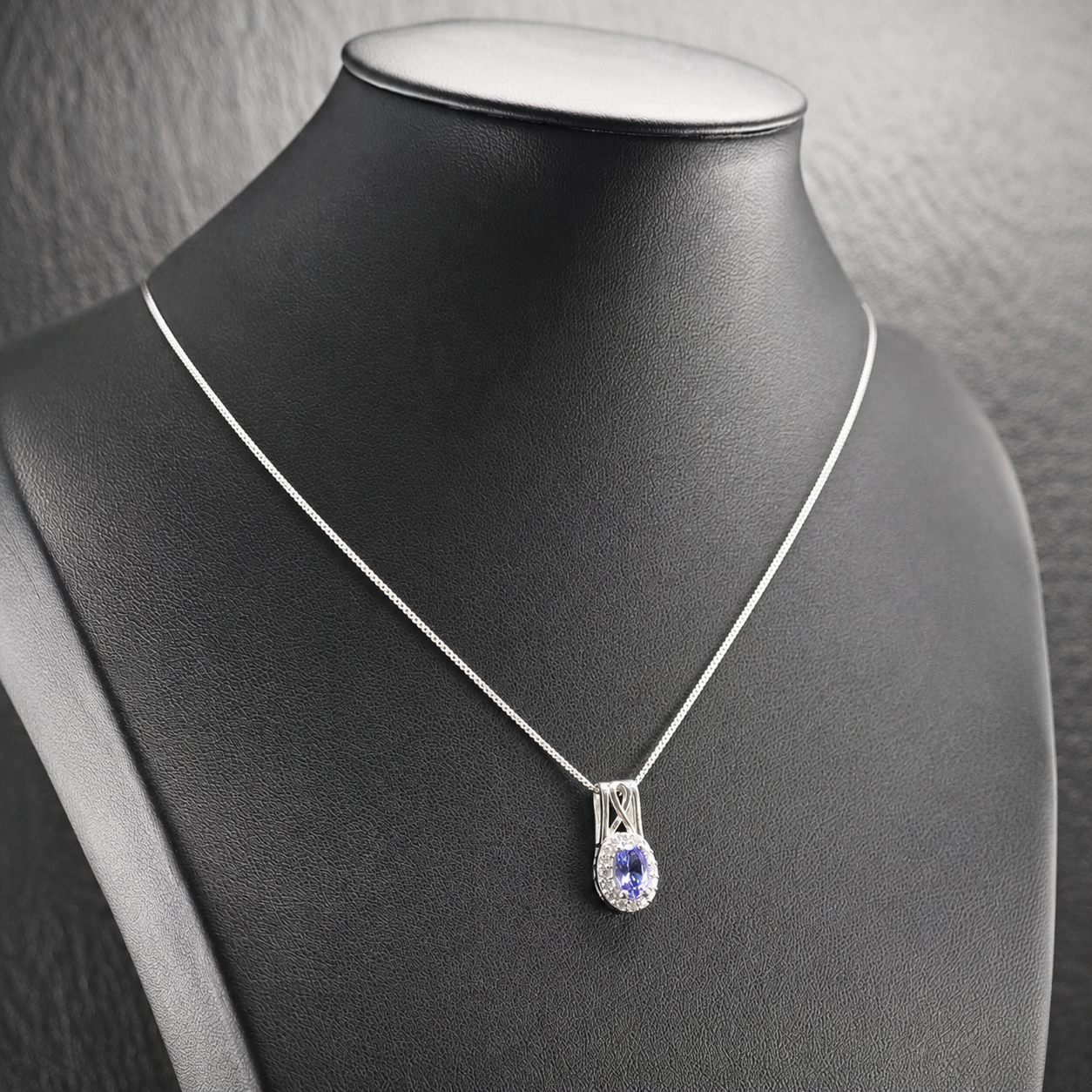 Blue Tanzanite White Topaz Oval Necklaces Sterling Silver N2496