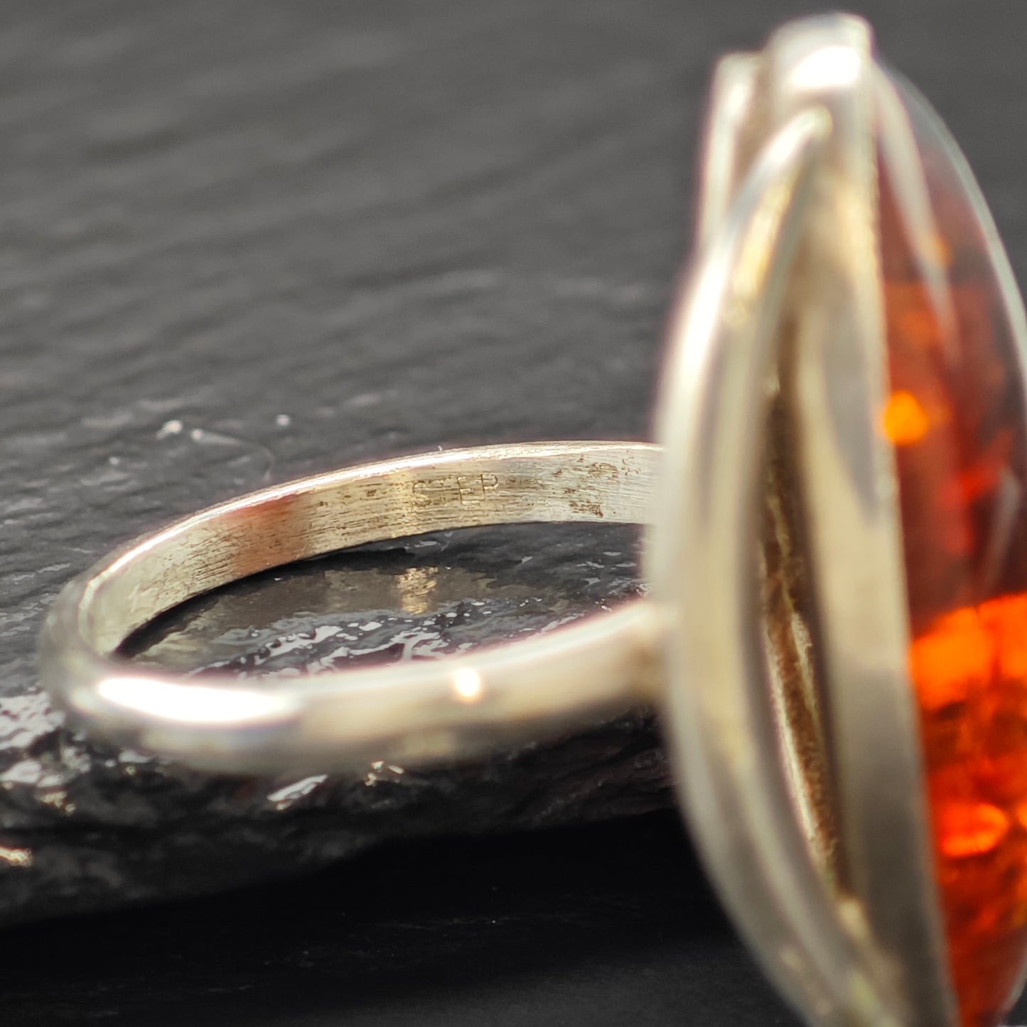 European Oval Amber Ring Sterling Silver Sz 8 R6256