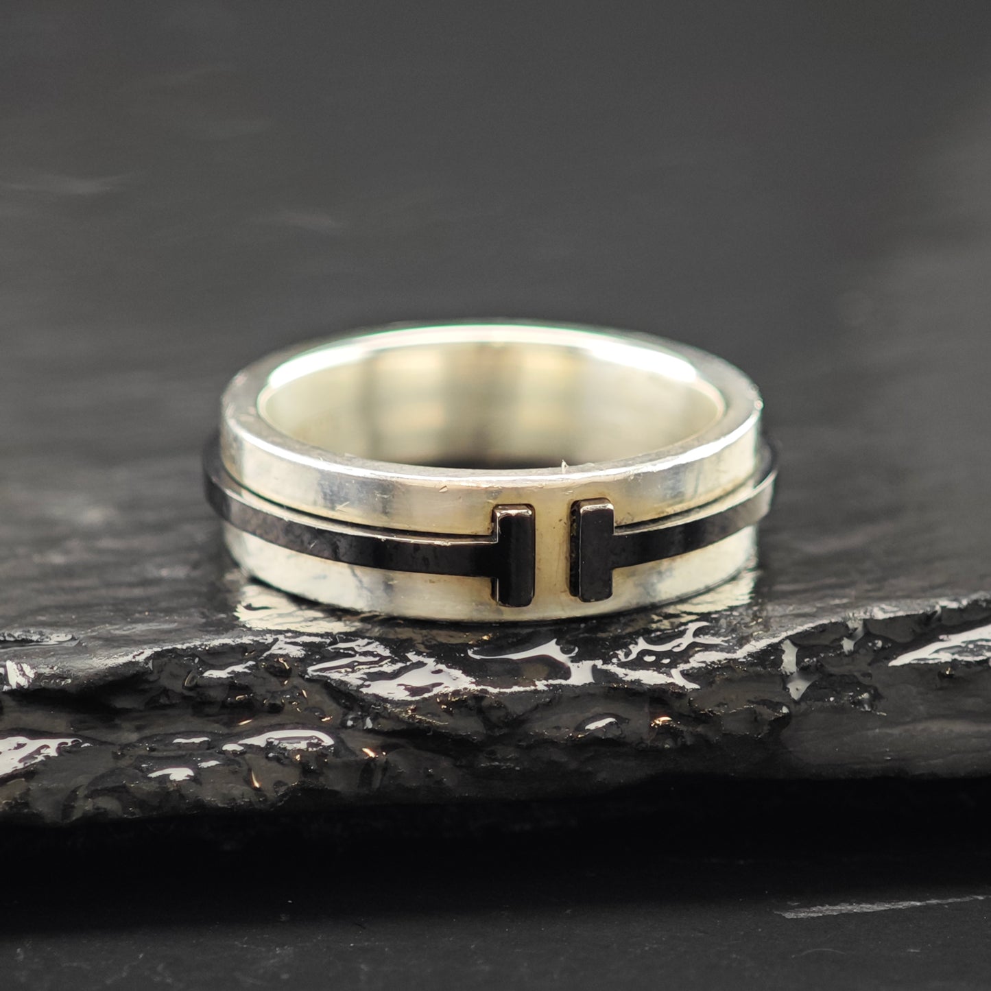 Tiffany & Co. Black Titanium and Silver Band Ring Sterling Silver Sz 6 R6269