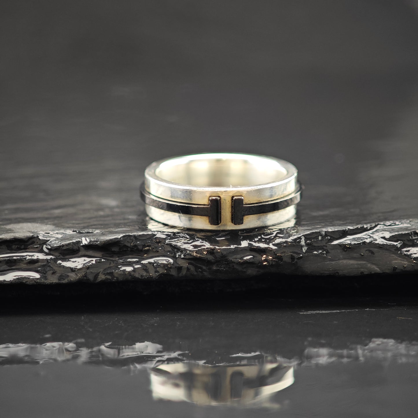 Tiffany & Co. Black Titanium and Silver Band Ring Sterling Silver Sz 6 R6269