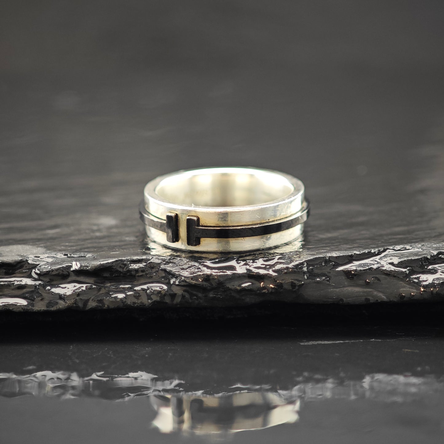 Tiffany & Co. Black Titanium and Silver Band Ring Sterling Silver Sz 6 R6269