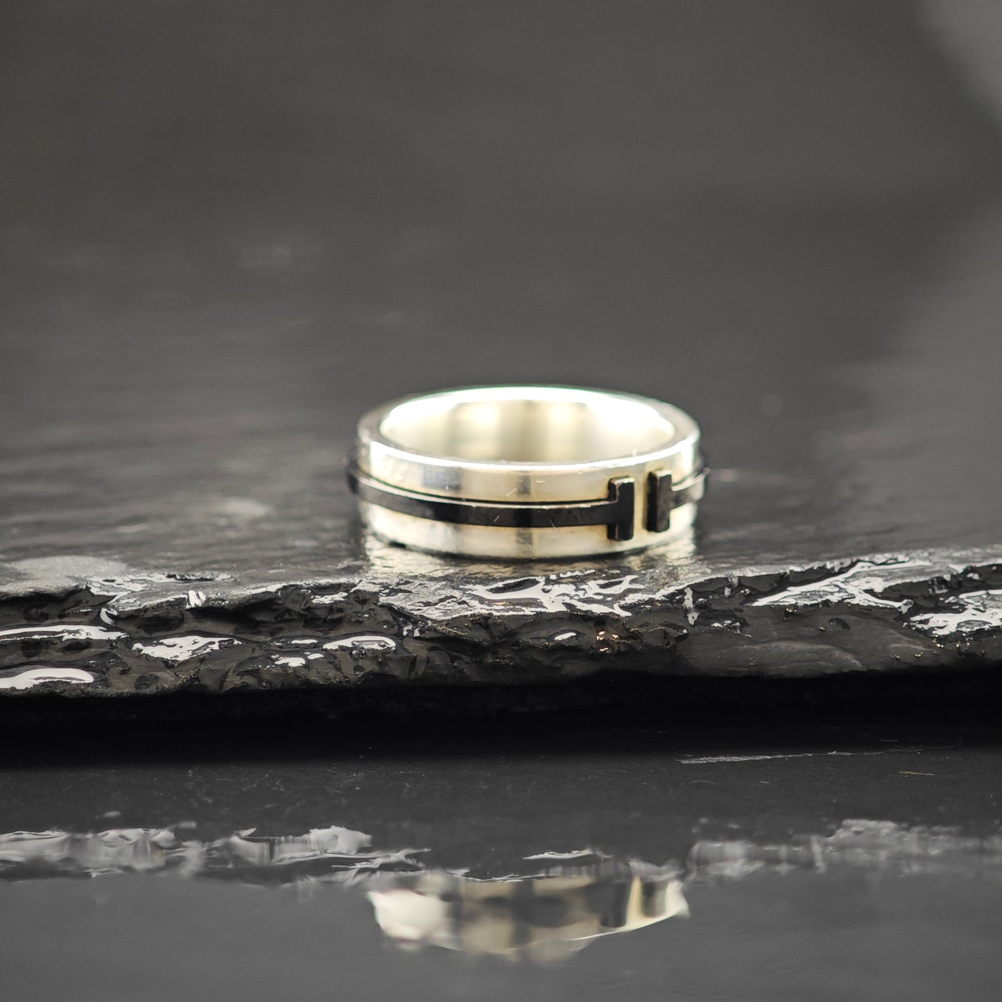 Tiffany & Co. Black Titanium and Silver Band Ring Sterling Silver Sz 6 R6269