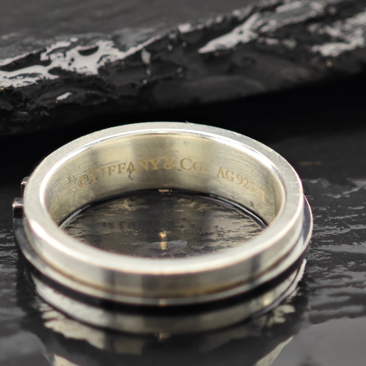 Tiffany & Co. Black Titanium and Silver Band Ring Sterling Silver Sz 6 R6269