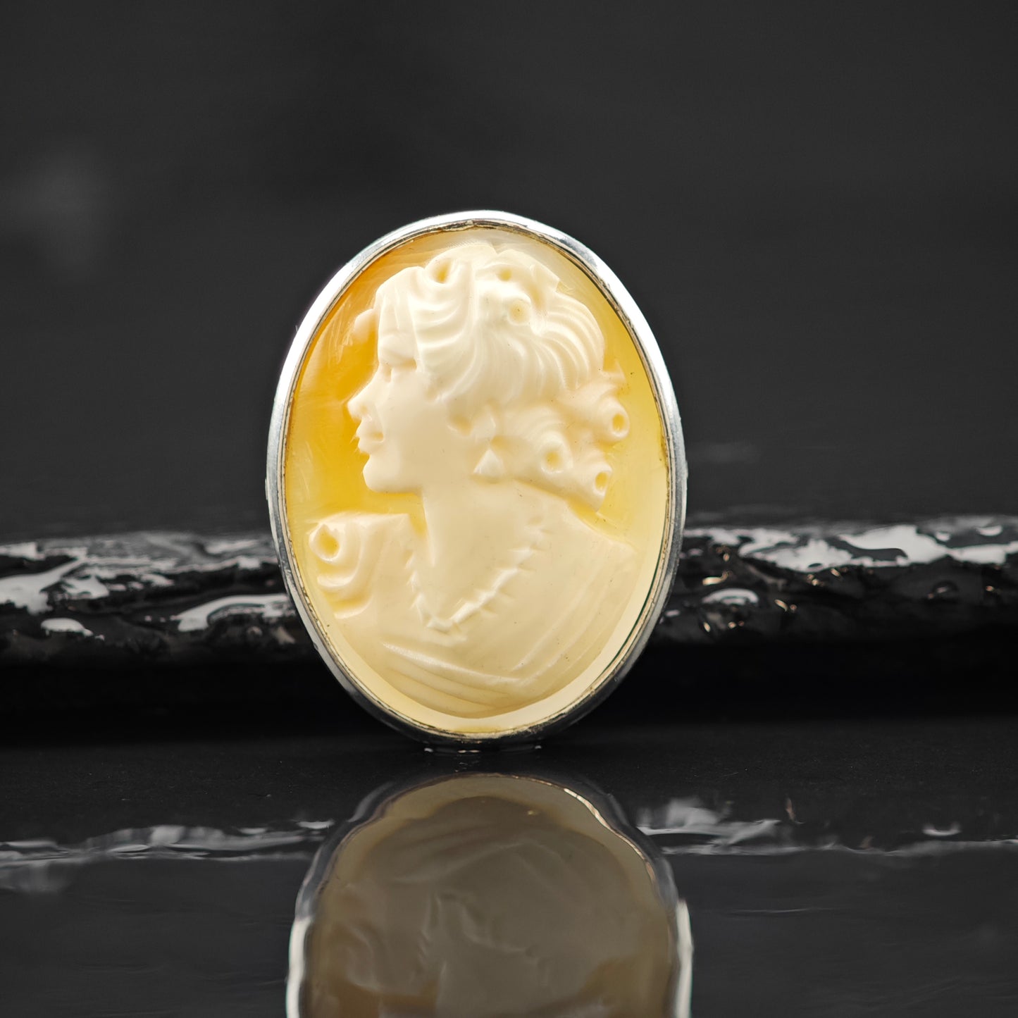 Cameo Ring Sterling Silver Sz 7 R6275