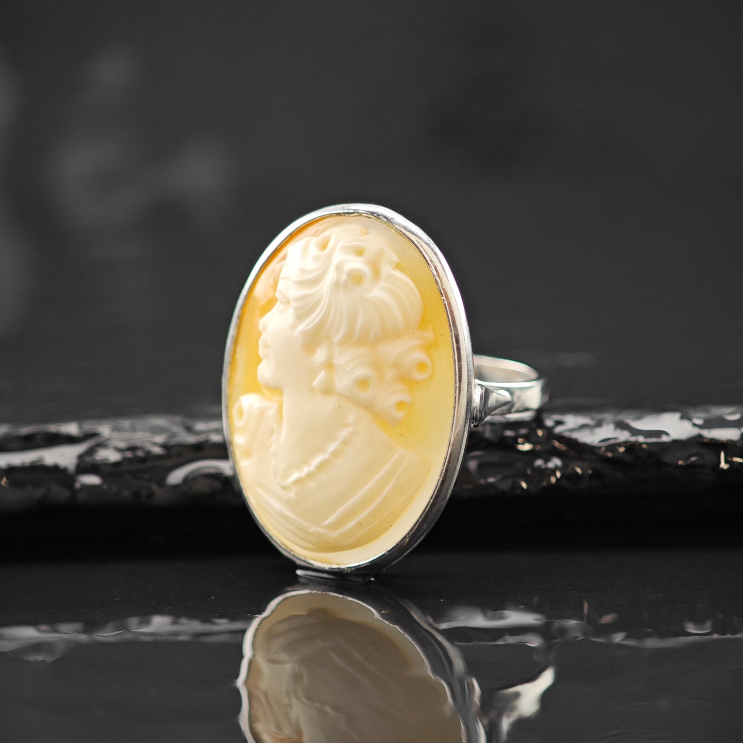 Cameo Ring Sterling Silver Sz 7 R6275