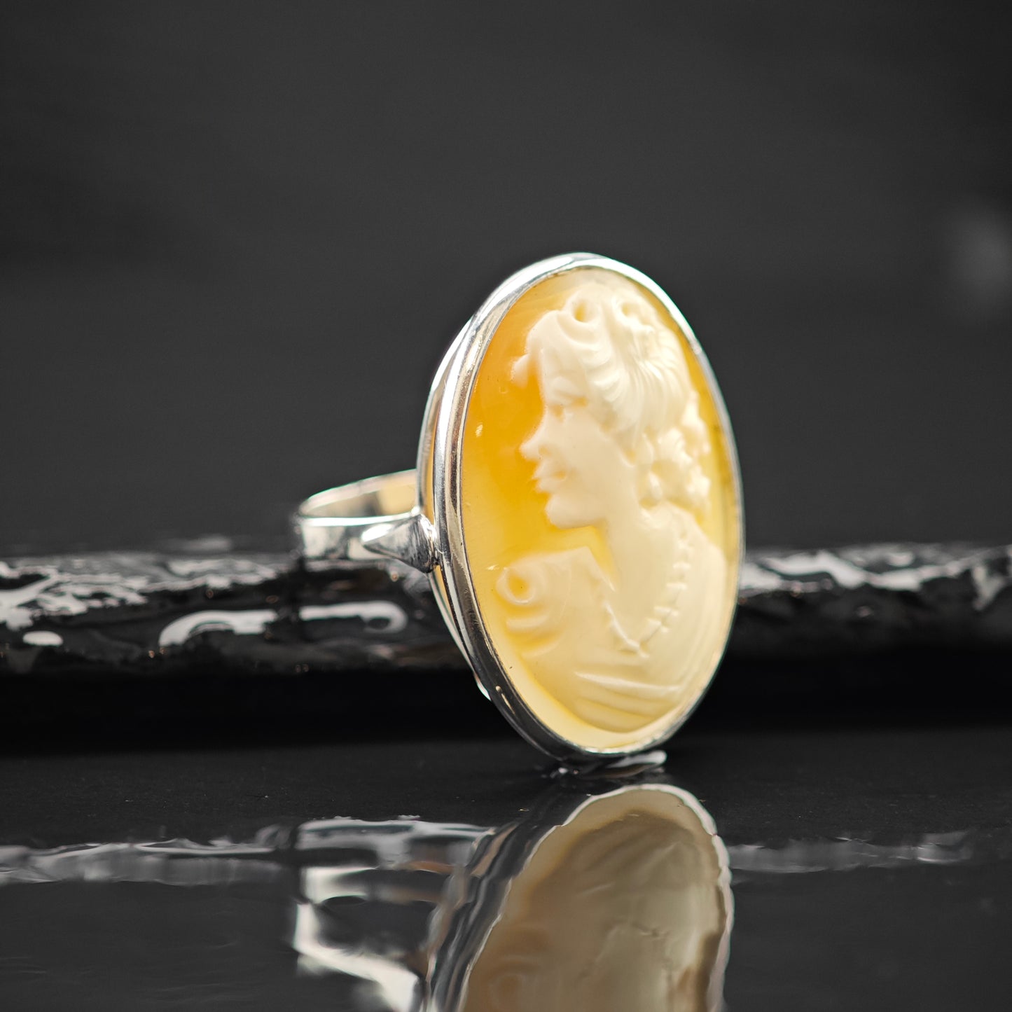 Cameo Ring Sterling Silver Sz 7 R6275