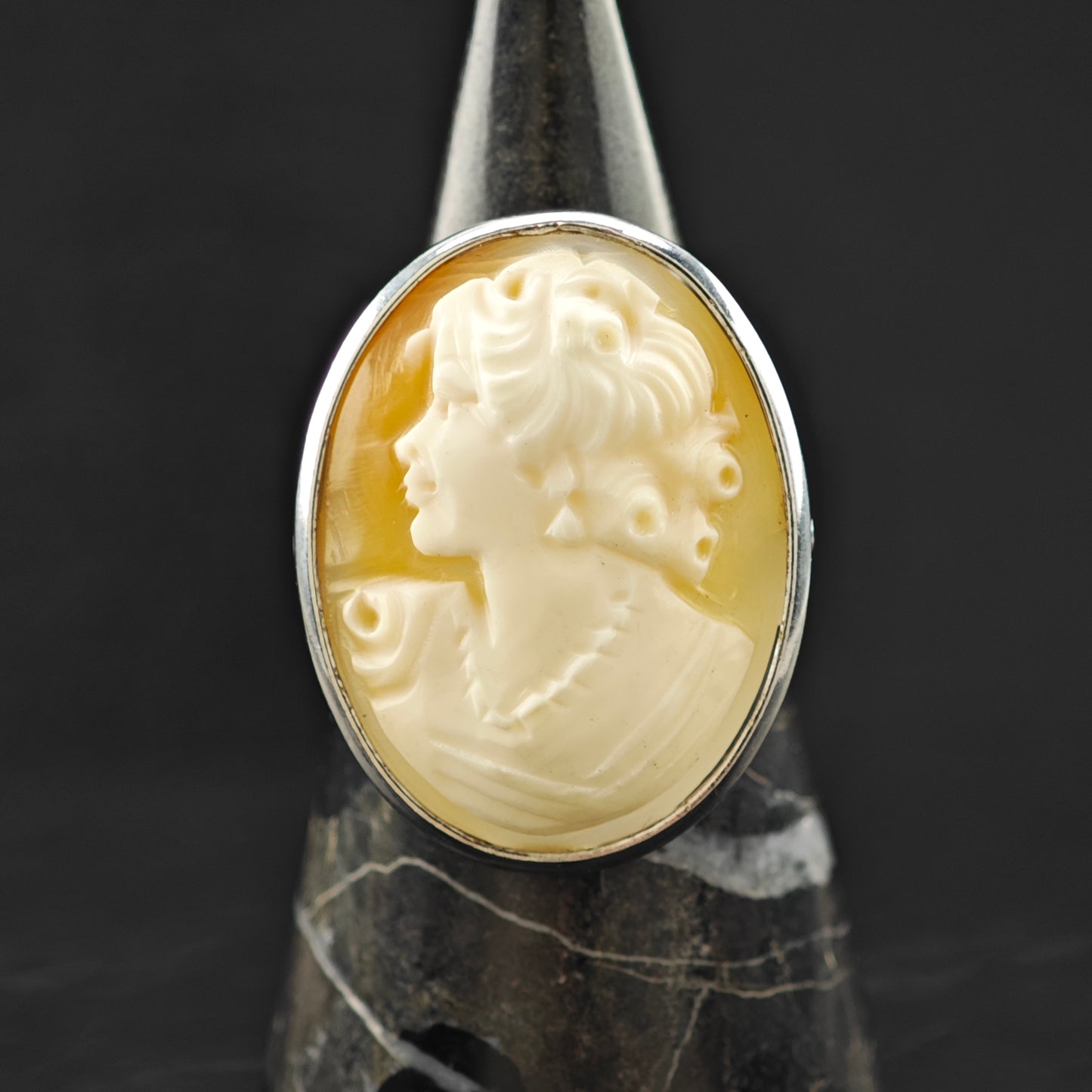 Cameo Ring Sterling Silver Sz 7 R6275