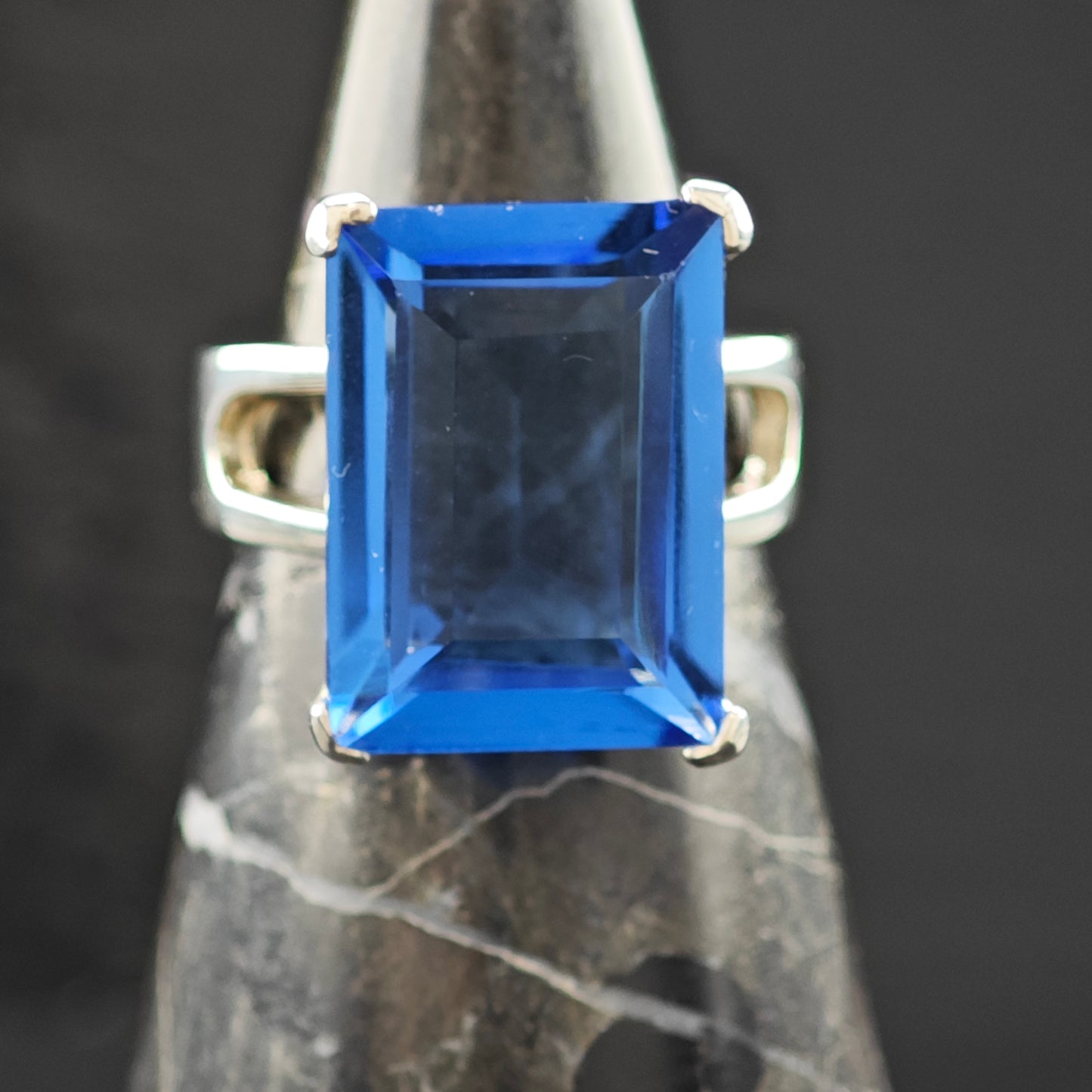 Lg Blue CZ Heart Cut Out Gallery Ring Sterling Silver Sz 8 1/2 R6283