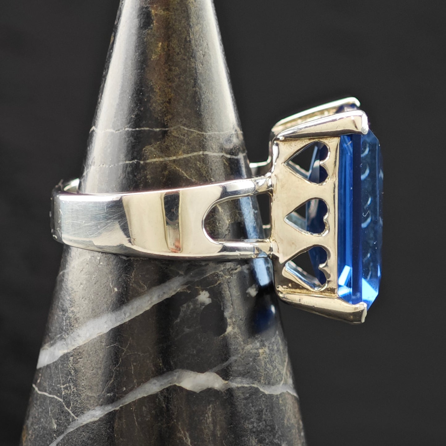 Lg Blue CZ Heart Cut Out Gallery Ring Sterling Silver Sz 8 1/2 R6283