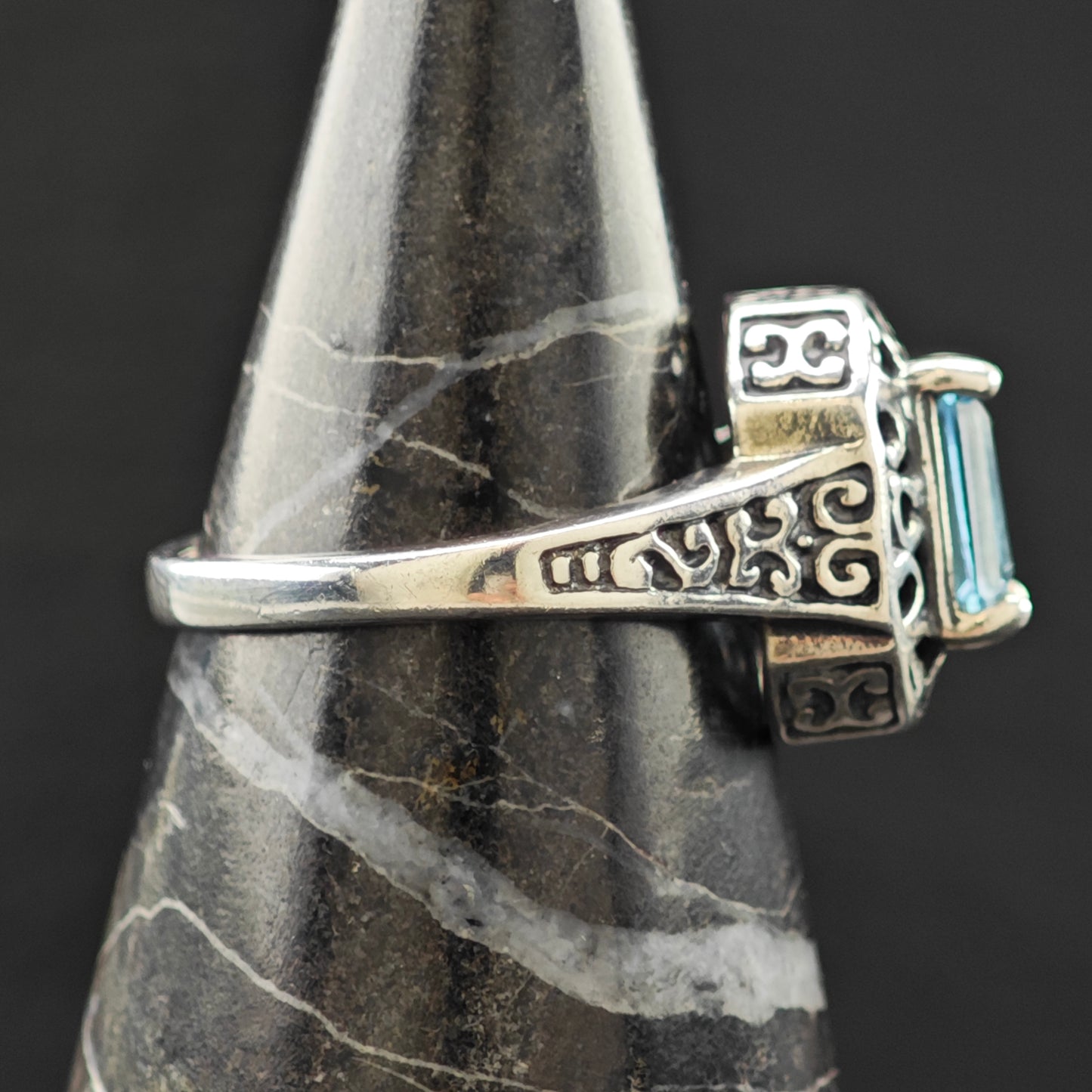 Rectangular Topaz Filigree Ring Sterling Silver Sz 8 R6285