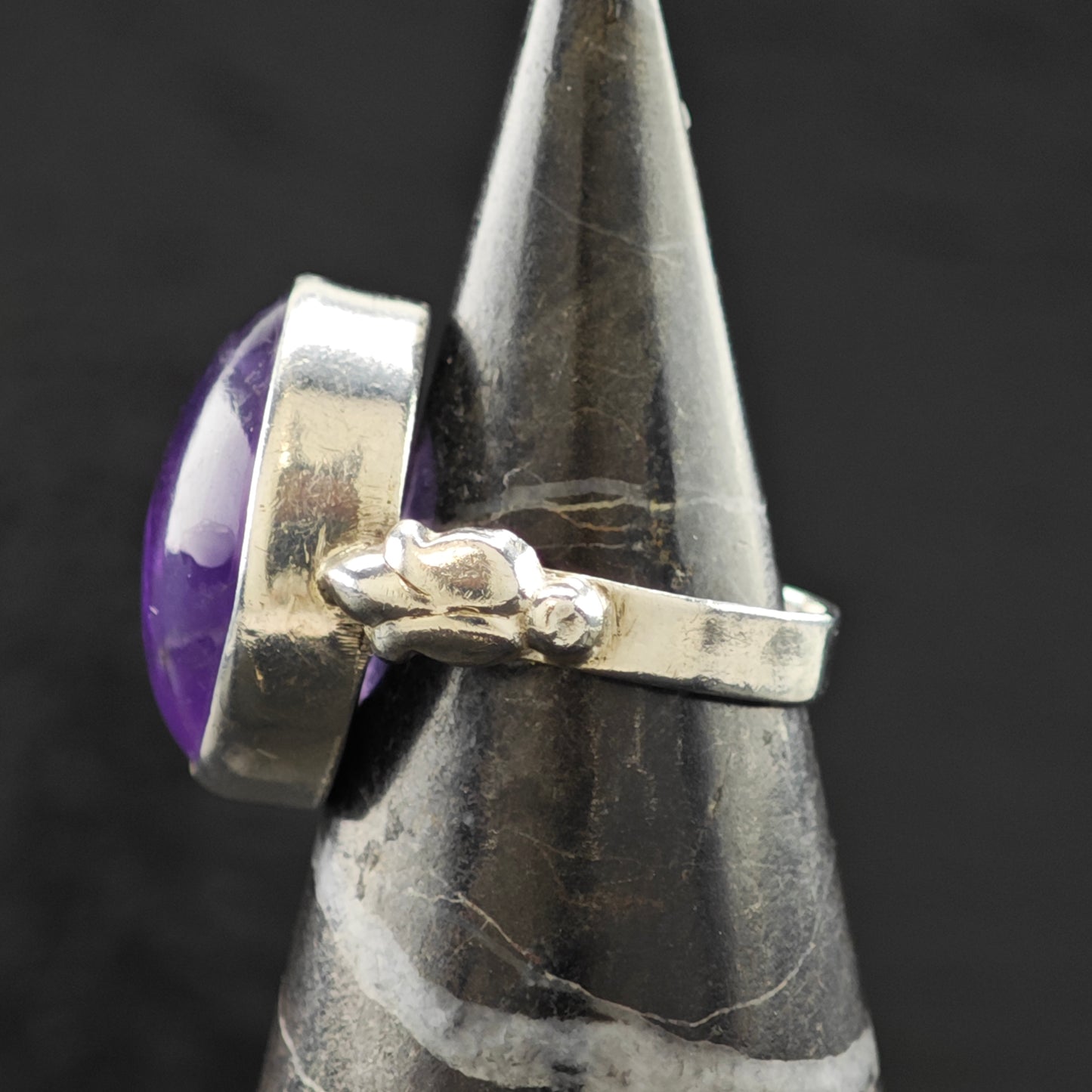 Cabochon Amethyst Ring Sterling Silver Sz 6 1/2 R6307