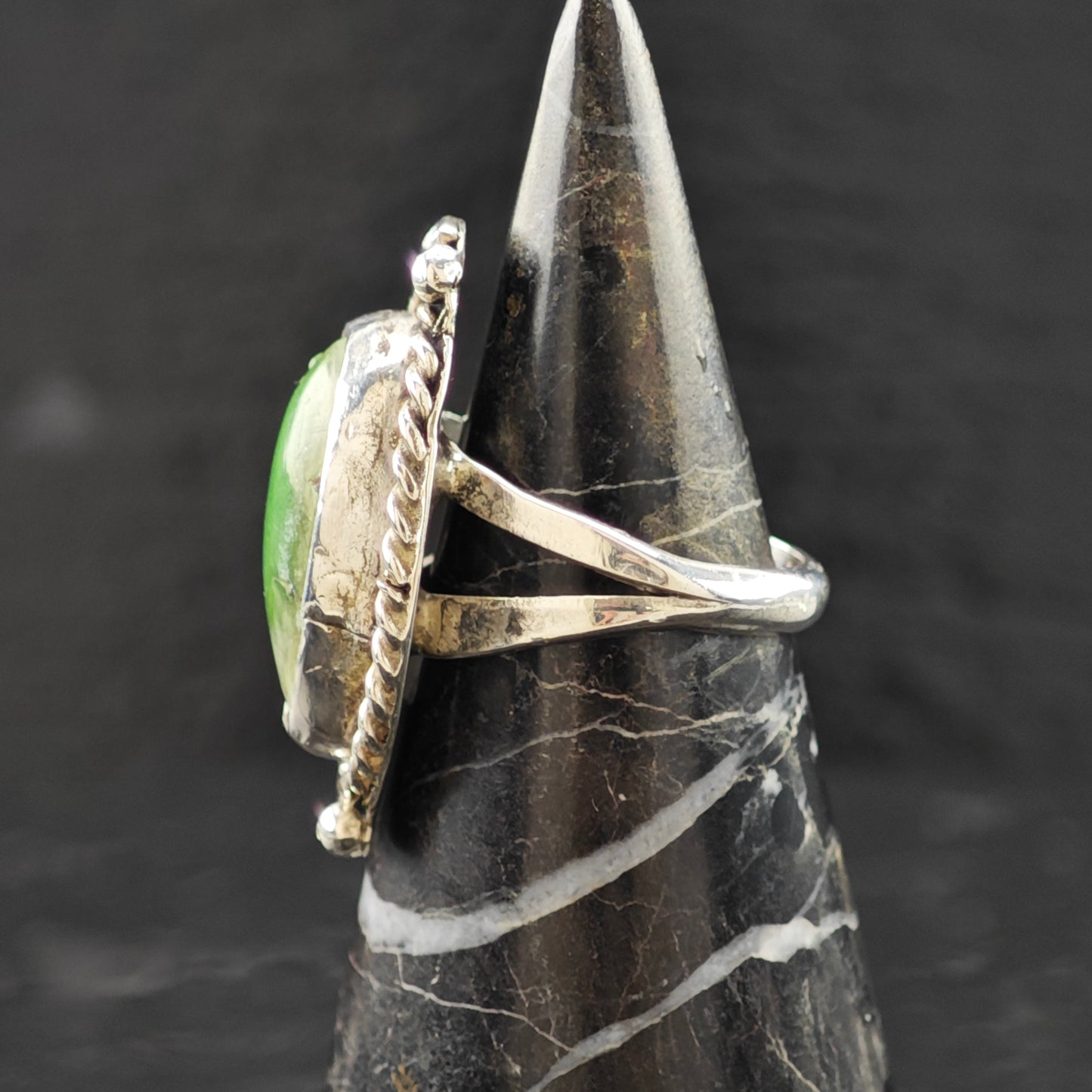 Oval Green Cabochon Southwestern Ring Sterling Silver Sz 6 R6310