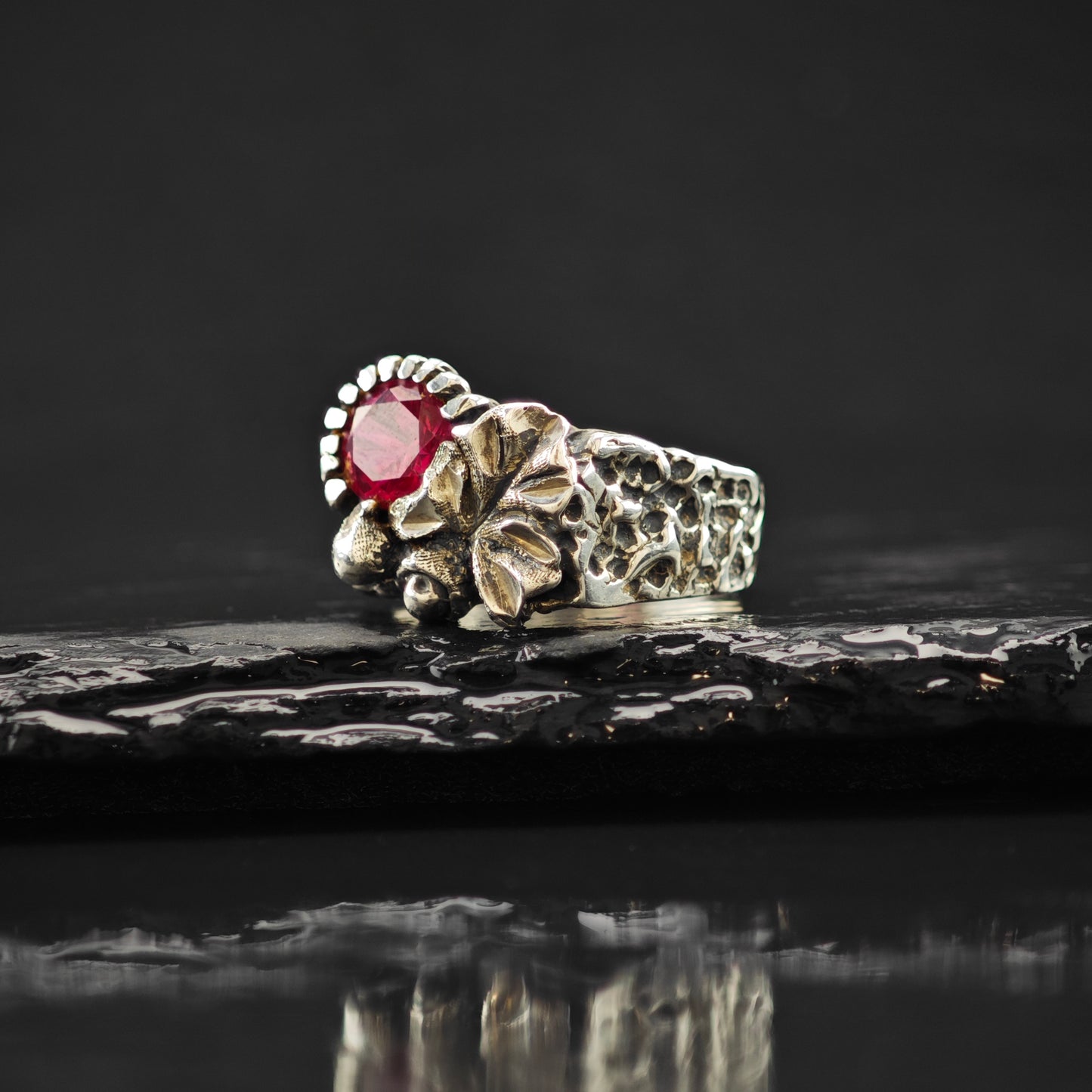 Black Hills Lab Ruby Ring Sterling Silver Sz 7 1/2 R6315