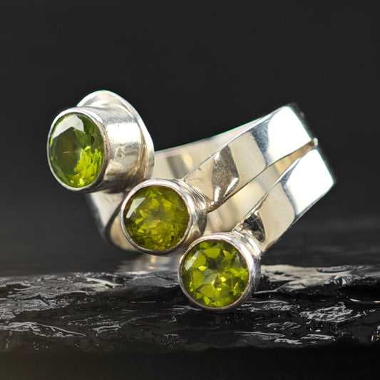 Three Peridot Wrap Ring Sterling Silver Sz 7 R6316