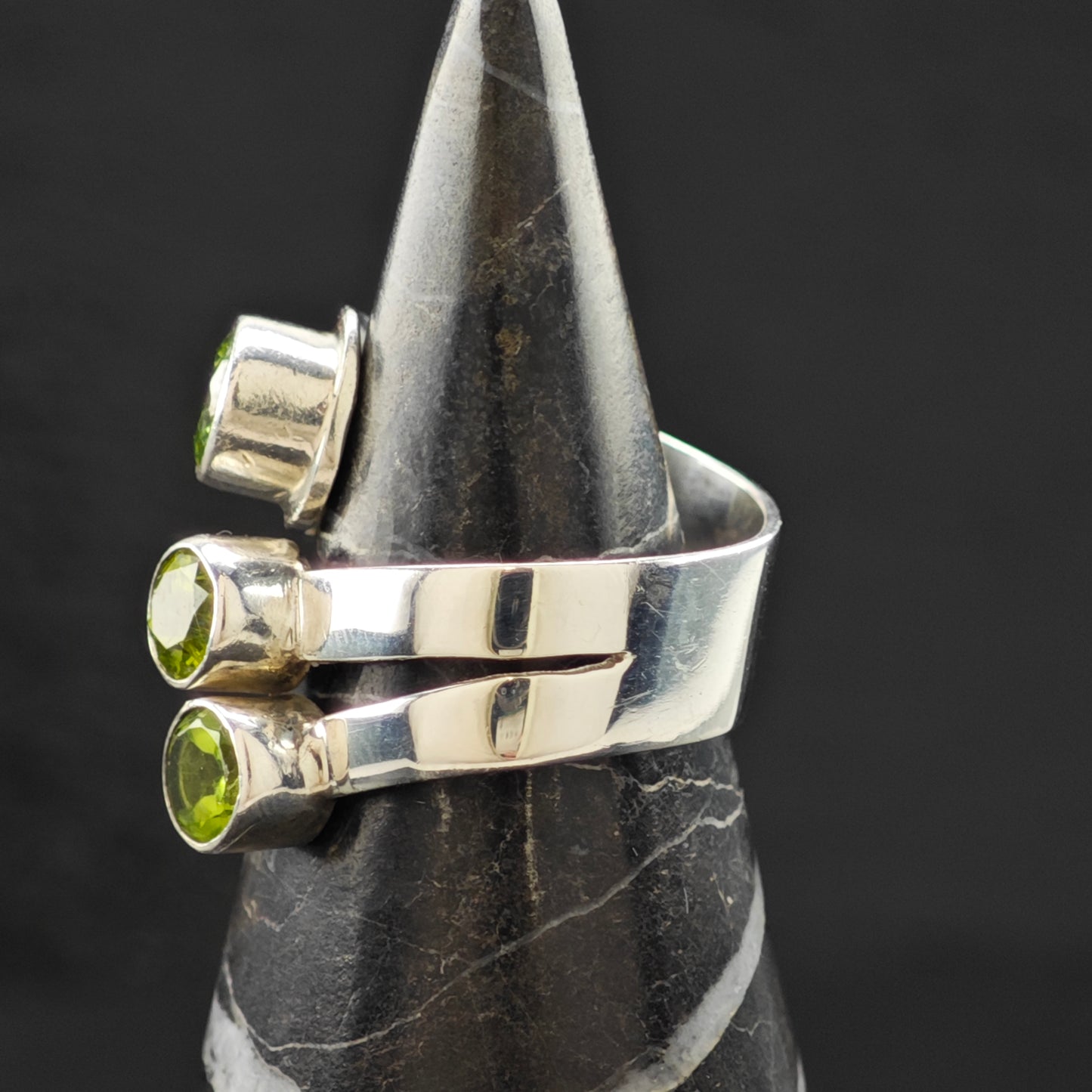 Three Peridot Wrap Ring Sterling Silver Sz 7 R6316