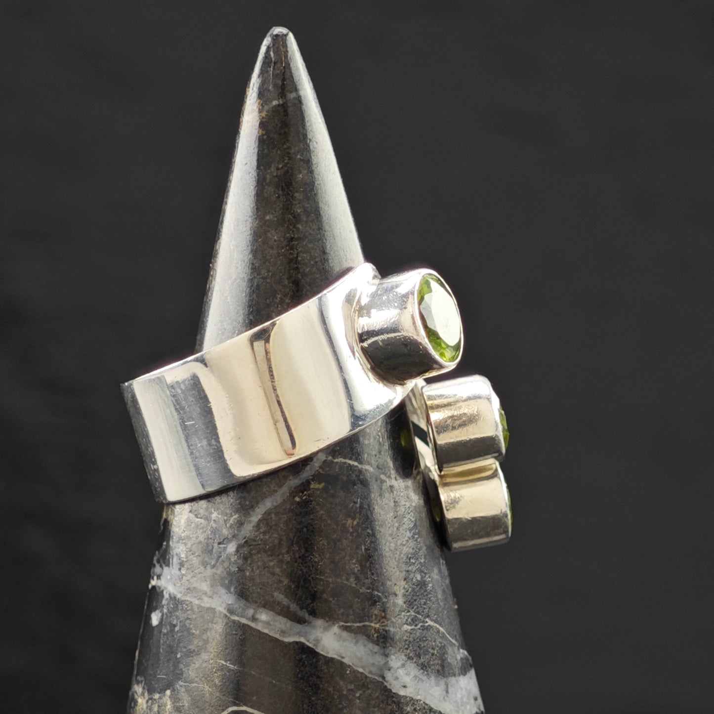 Three Peridot Wrap Ring Sterling Silver Sz 7 R6316