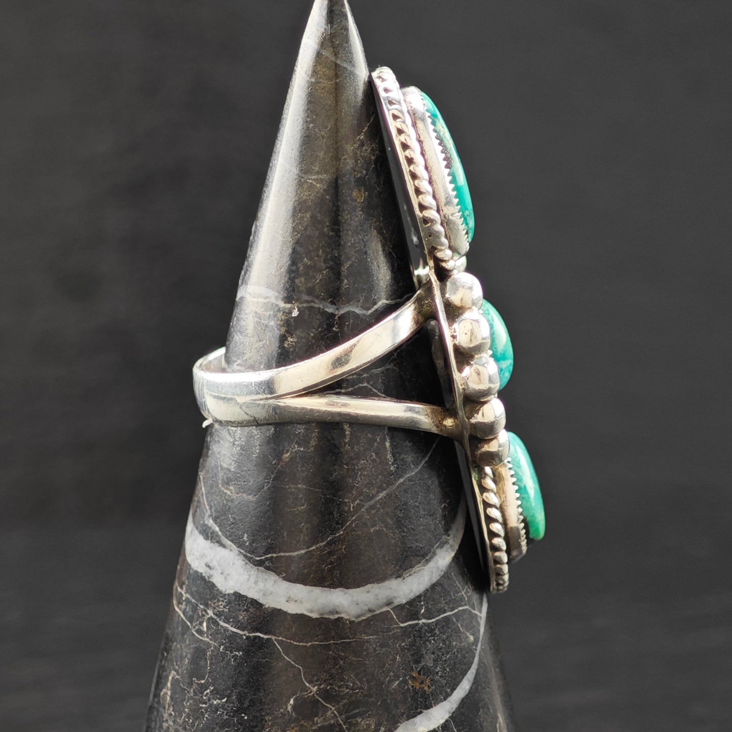 Three Stone Turquoise Native Ring Sterling Silver Sz 8 1/2 R6322