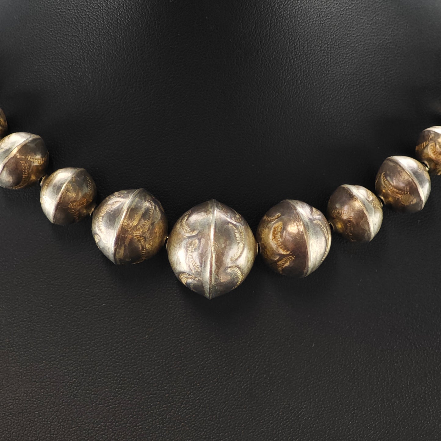 Vintage Native American Sterling Silver Stamped Beaded Necklace N2678