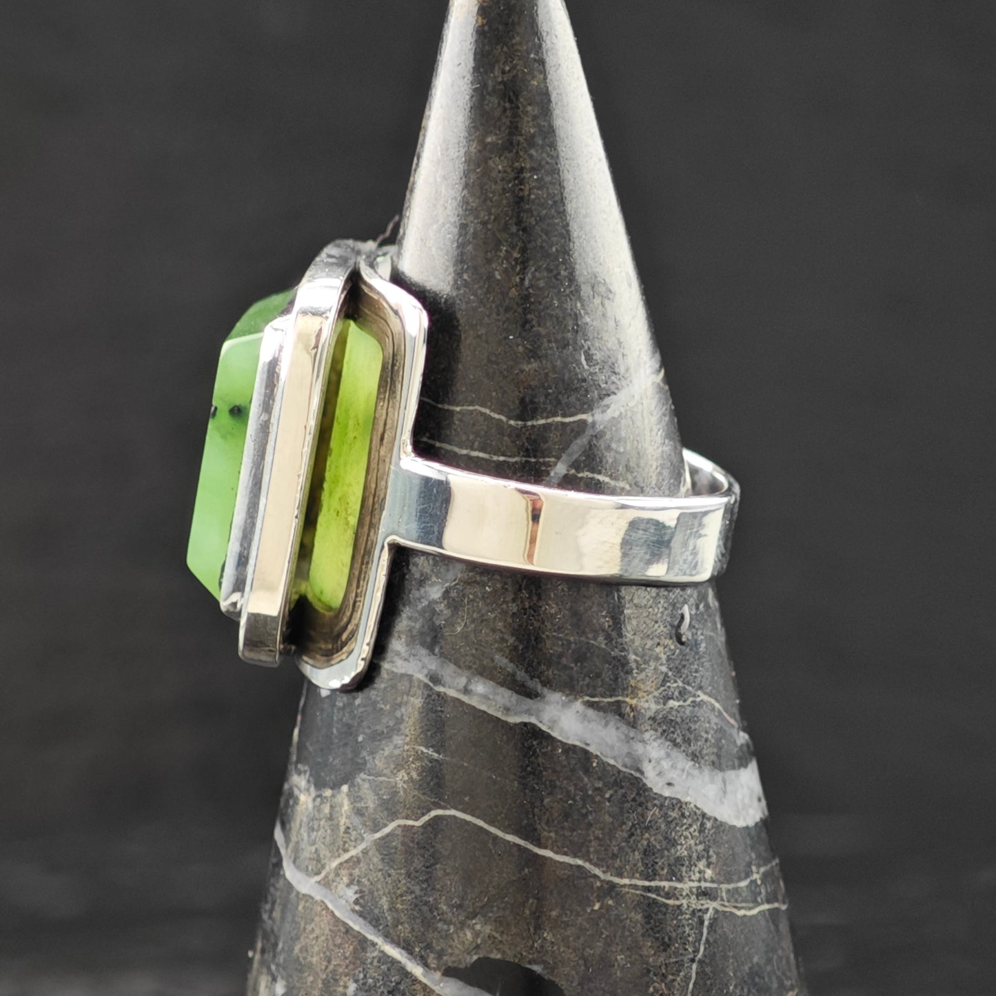 Nephrite Jade Ring Sterling Silver Sz 7 1/2 R6289