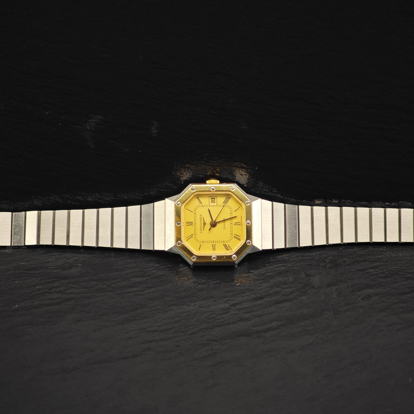 Vintage Longines 24mm Octagonal 18k Gold Frame Quartz Watch MISC0365