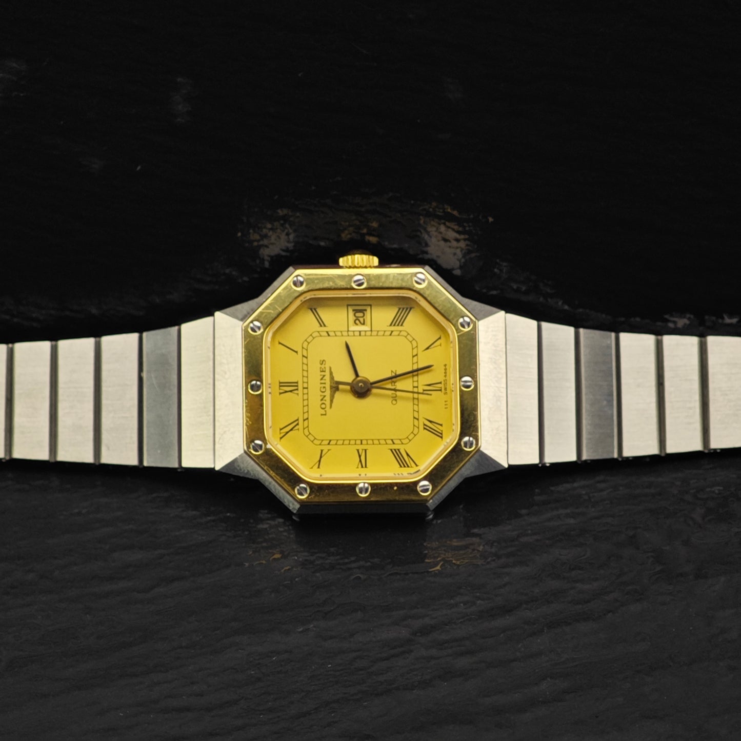Vintage Longines 24mm Octagonal 18k Gold Frame Quartz Watch MISC0365