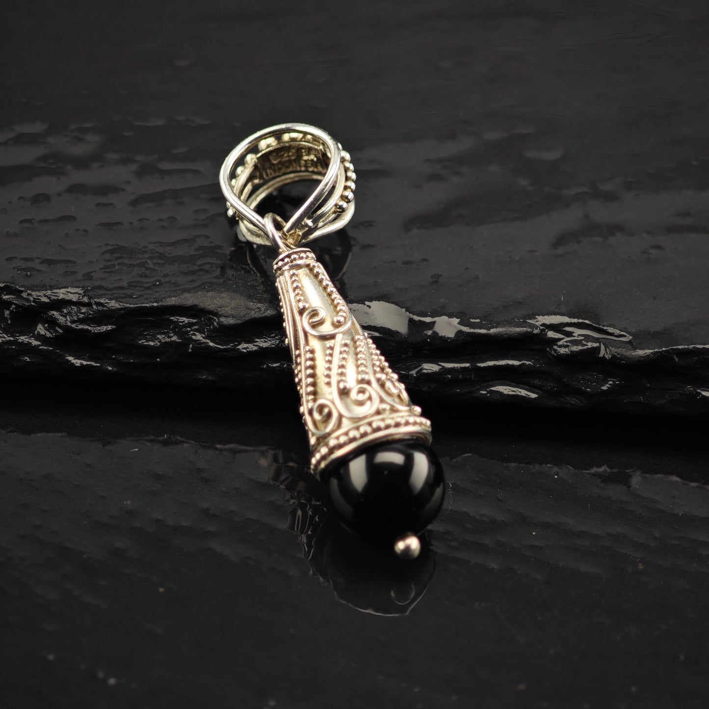 Bali Onyx Cone Pendant Sterling Silver P2854
