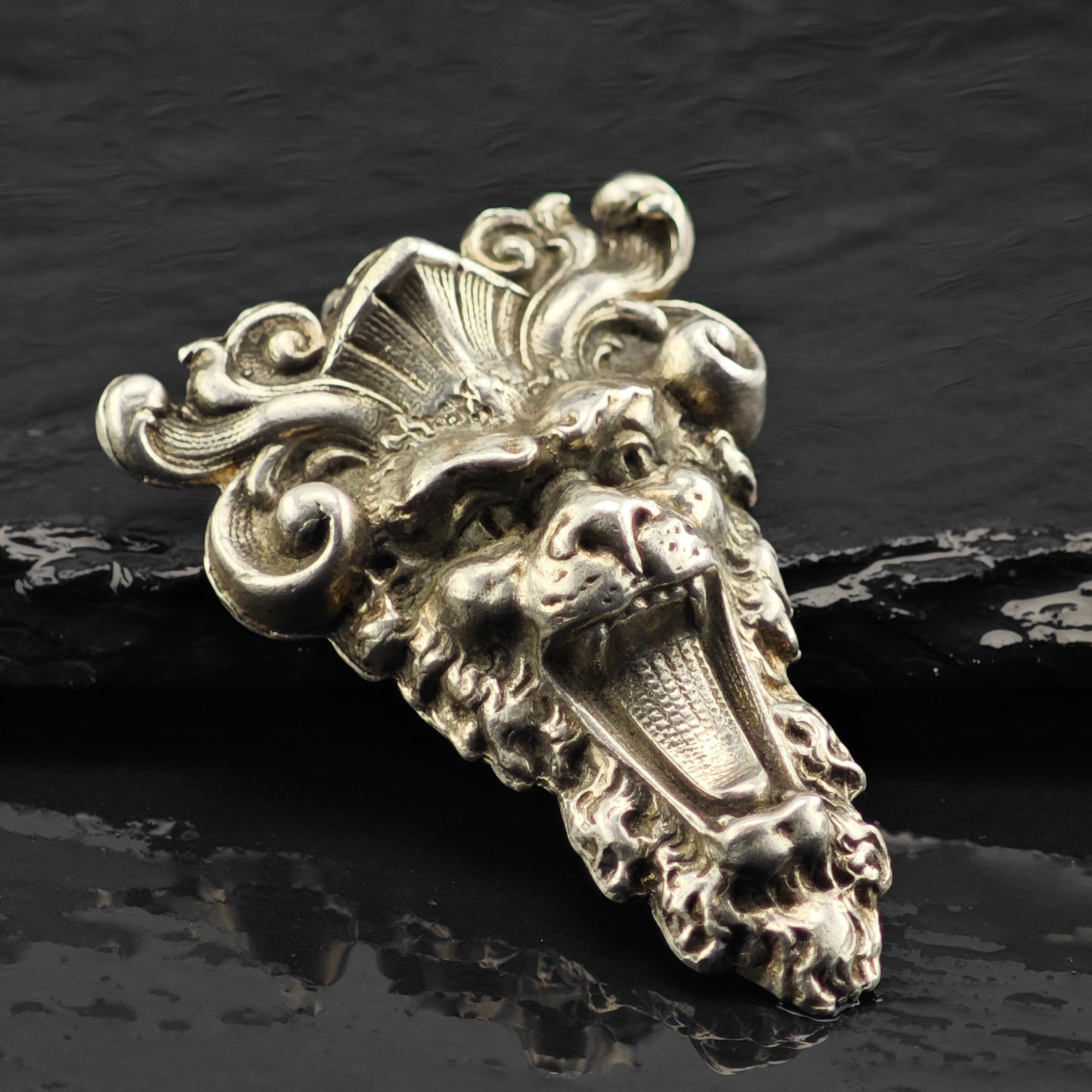 Art Novaue Revival Lion Pendant Sterling Silver P2861