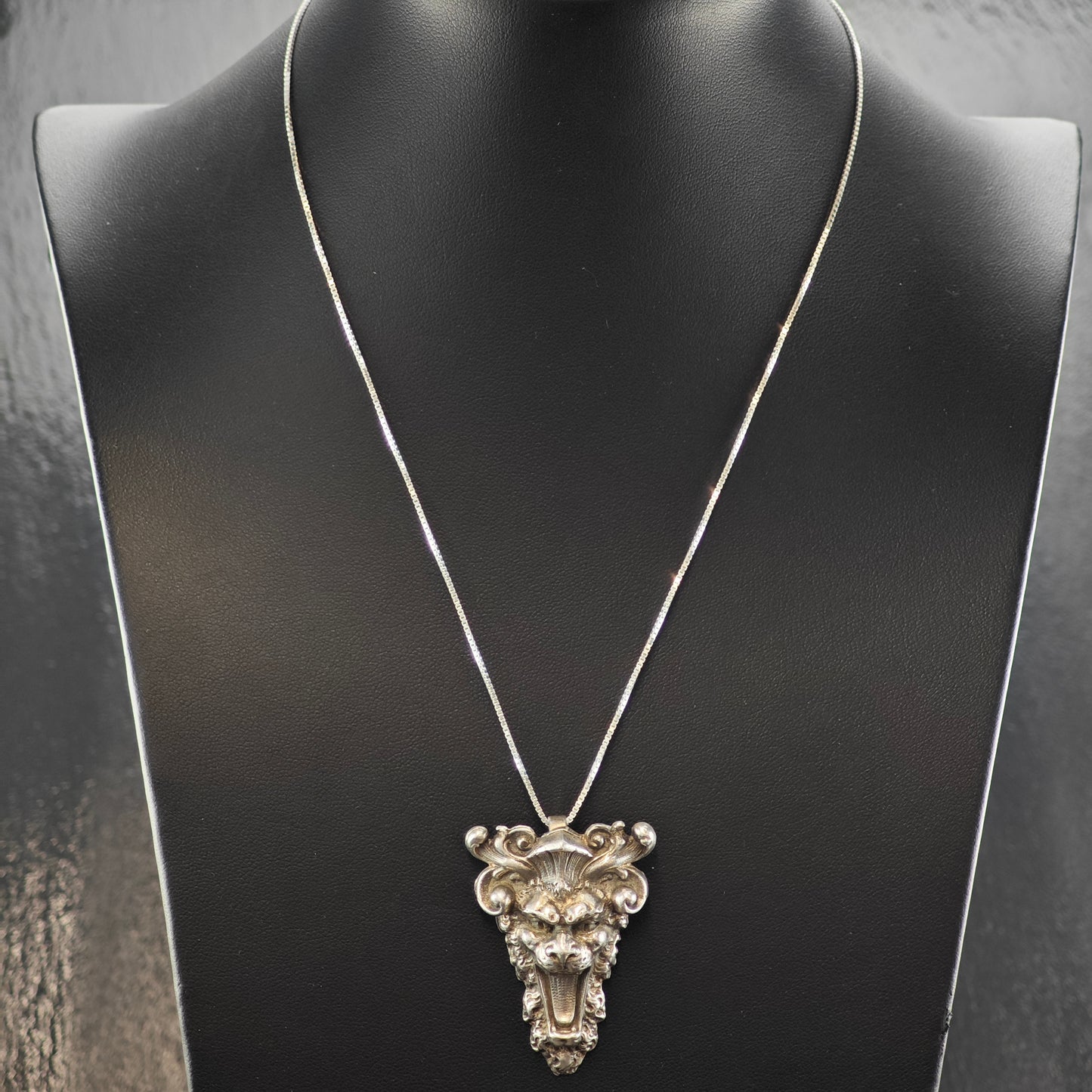 Art Novaue Revival Lion Pendant Sterling Silver P2861