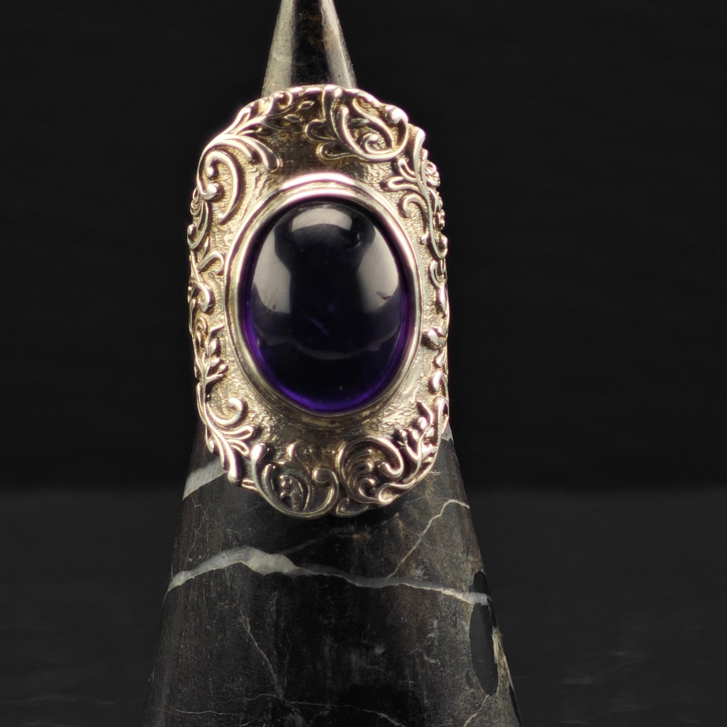 Israel PZ Amethyst Cabochon, Filigree Ring Sterling Silver Sz 7 R6370