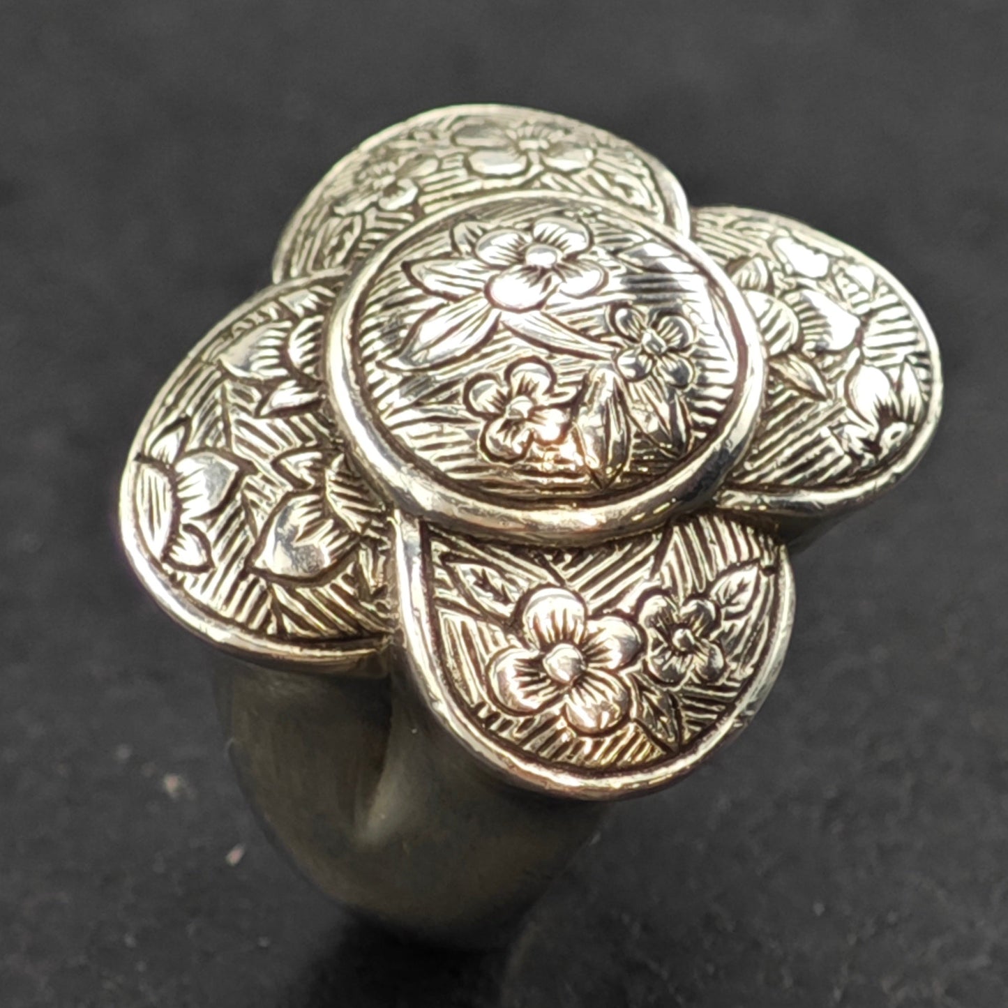 Stephen Dweck Floral Ring Sterling Silver Sz 6 1/2 R6397